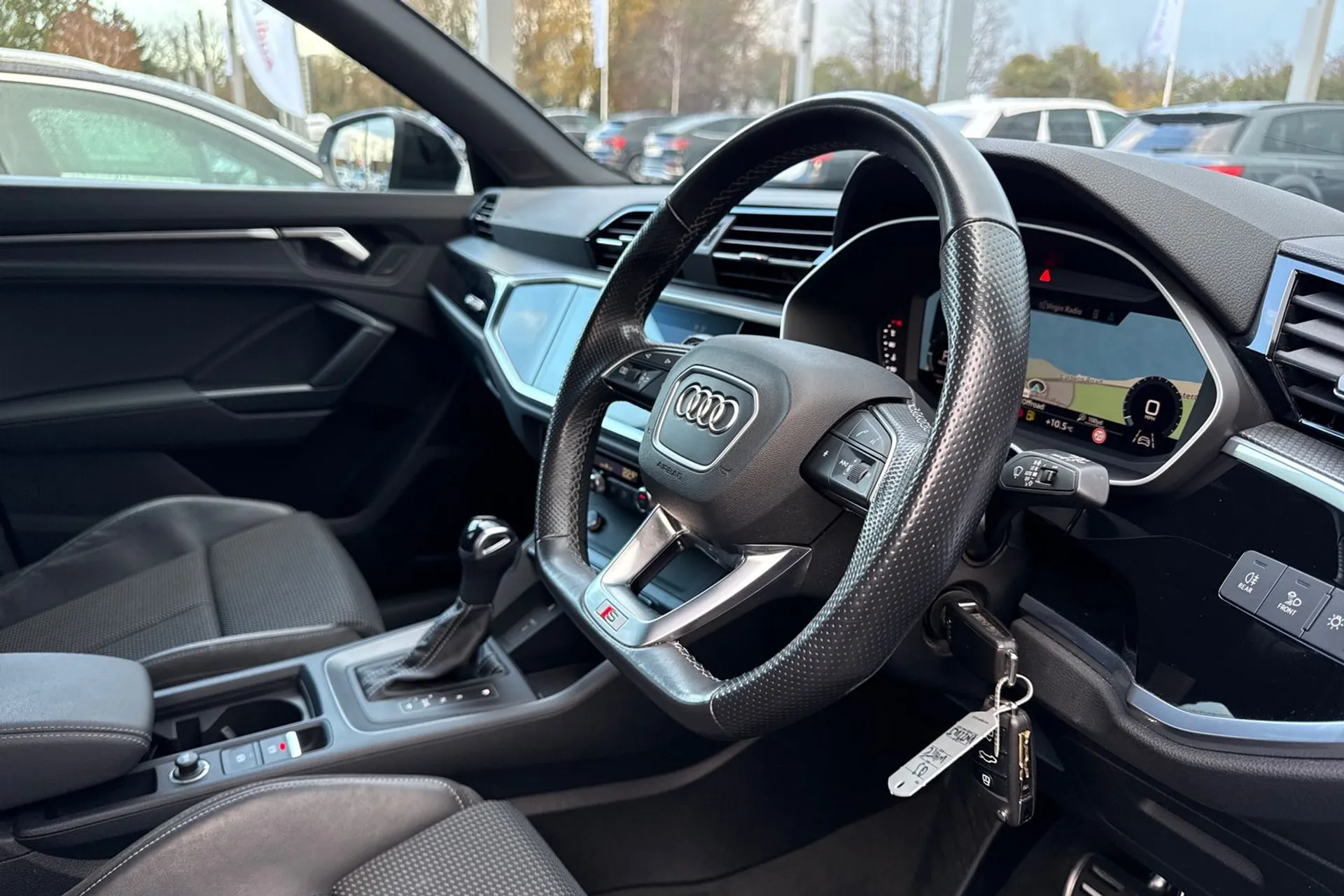 Audi Q3 thumbnail image number 34