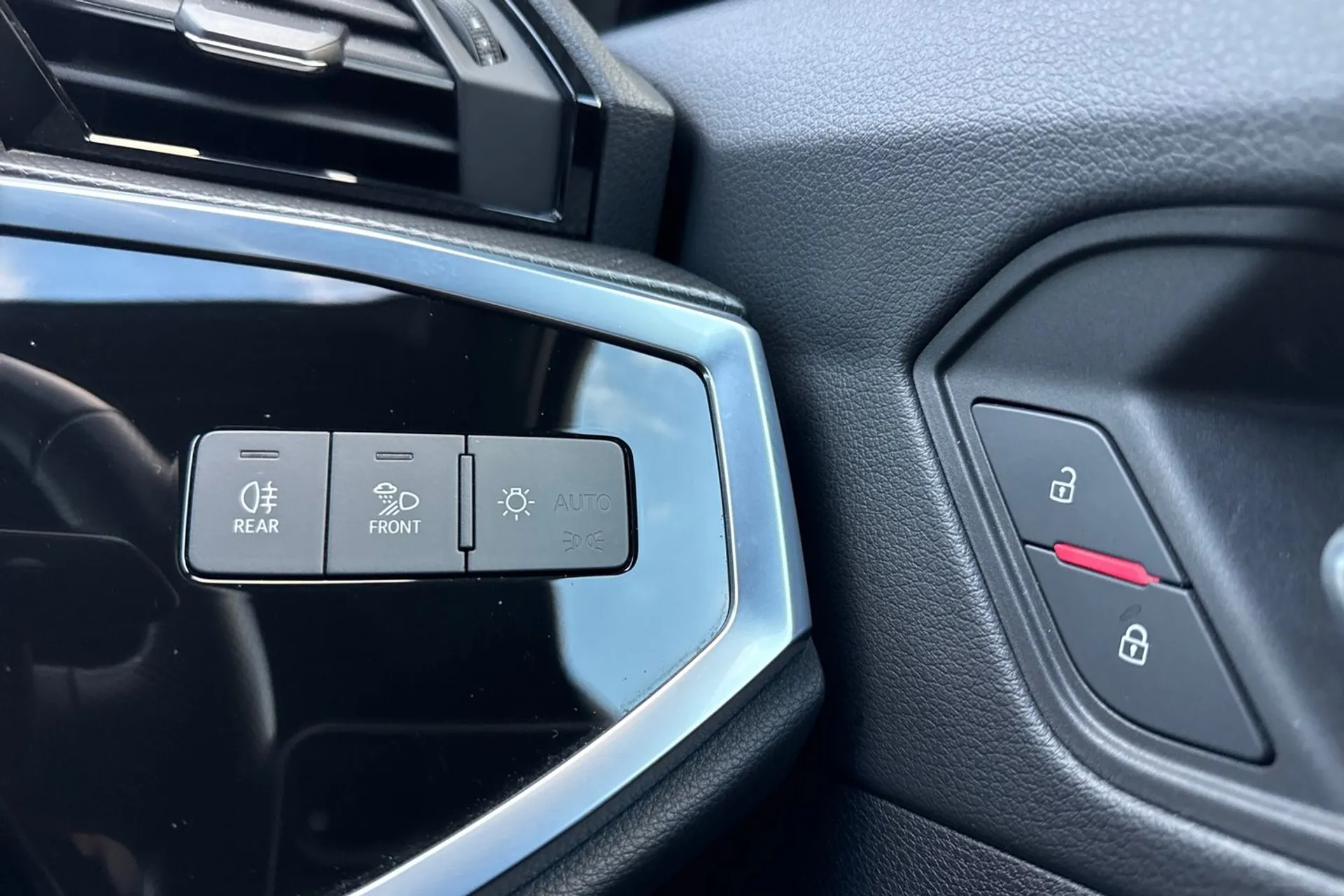 Audi Q3 thumbnail image number 44