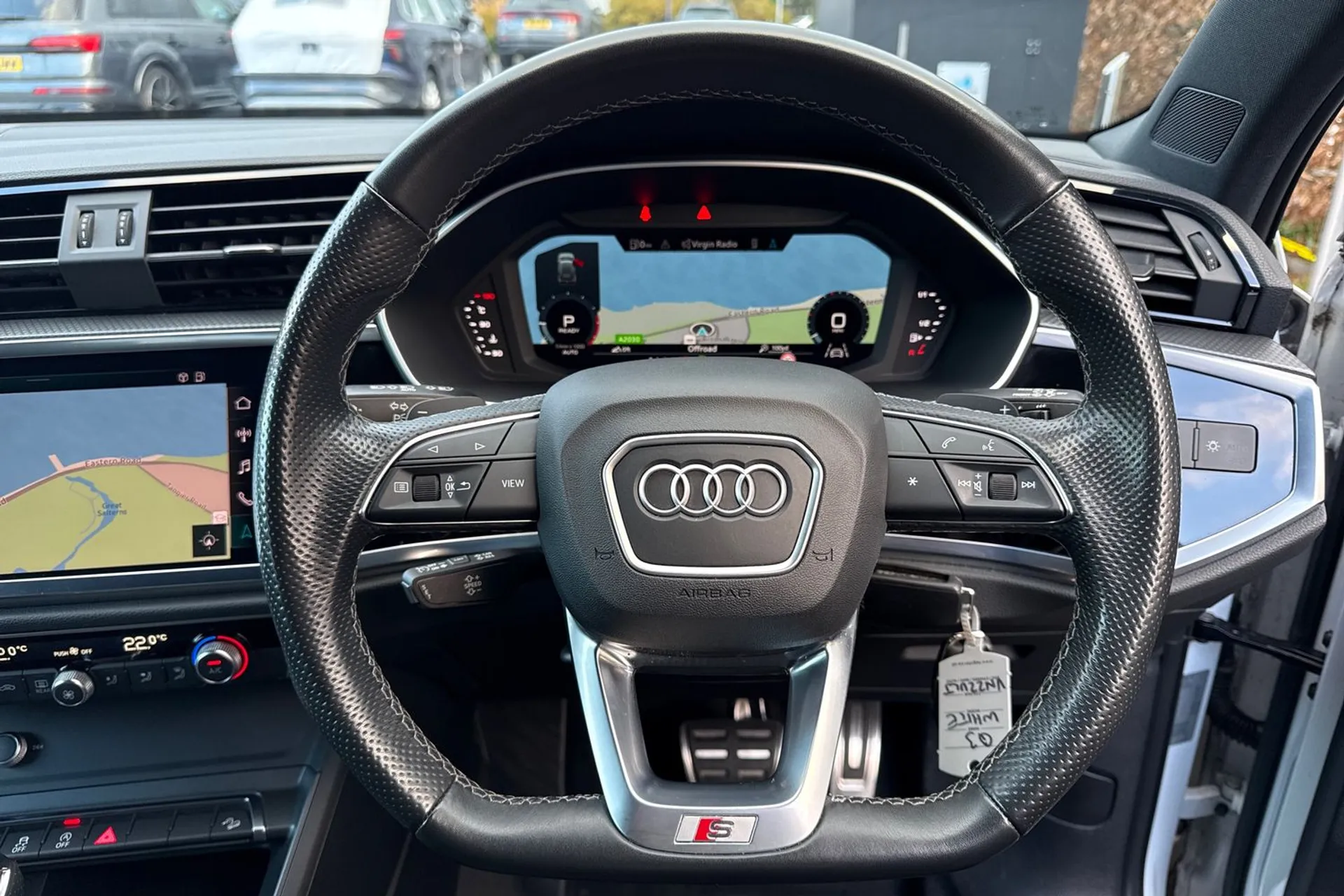 Audi Q3 thumbnail image number 30