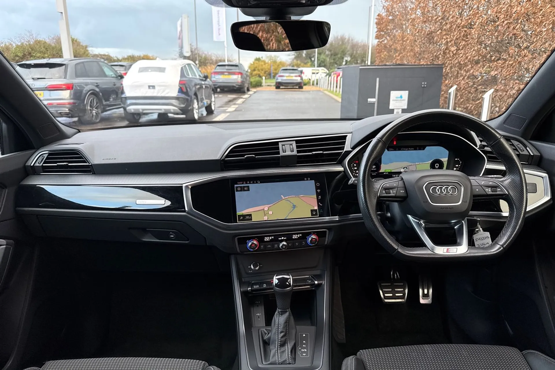 Audi Q3 thumbnail image number 3