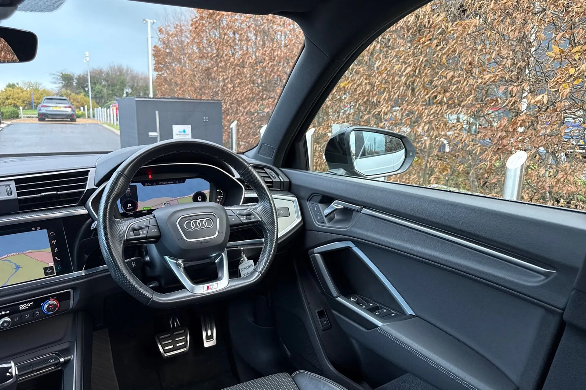 Audi Q3 thumbnail image number 45