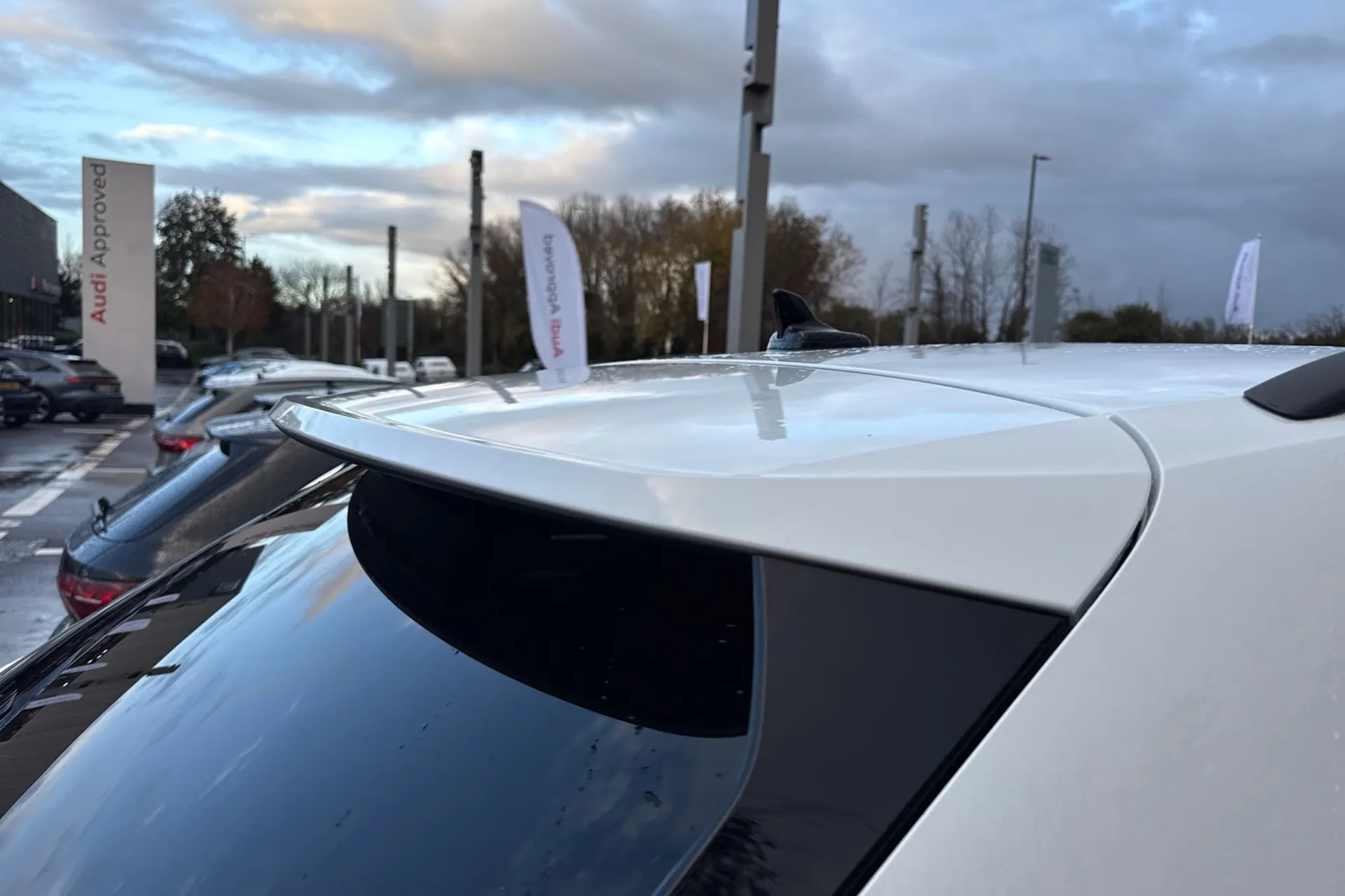 Audi Q3 thumbnail image number 17