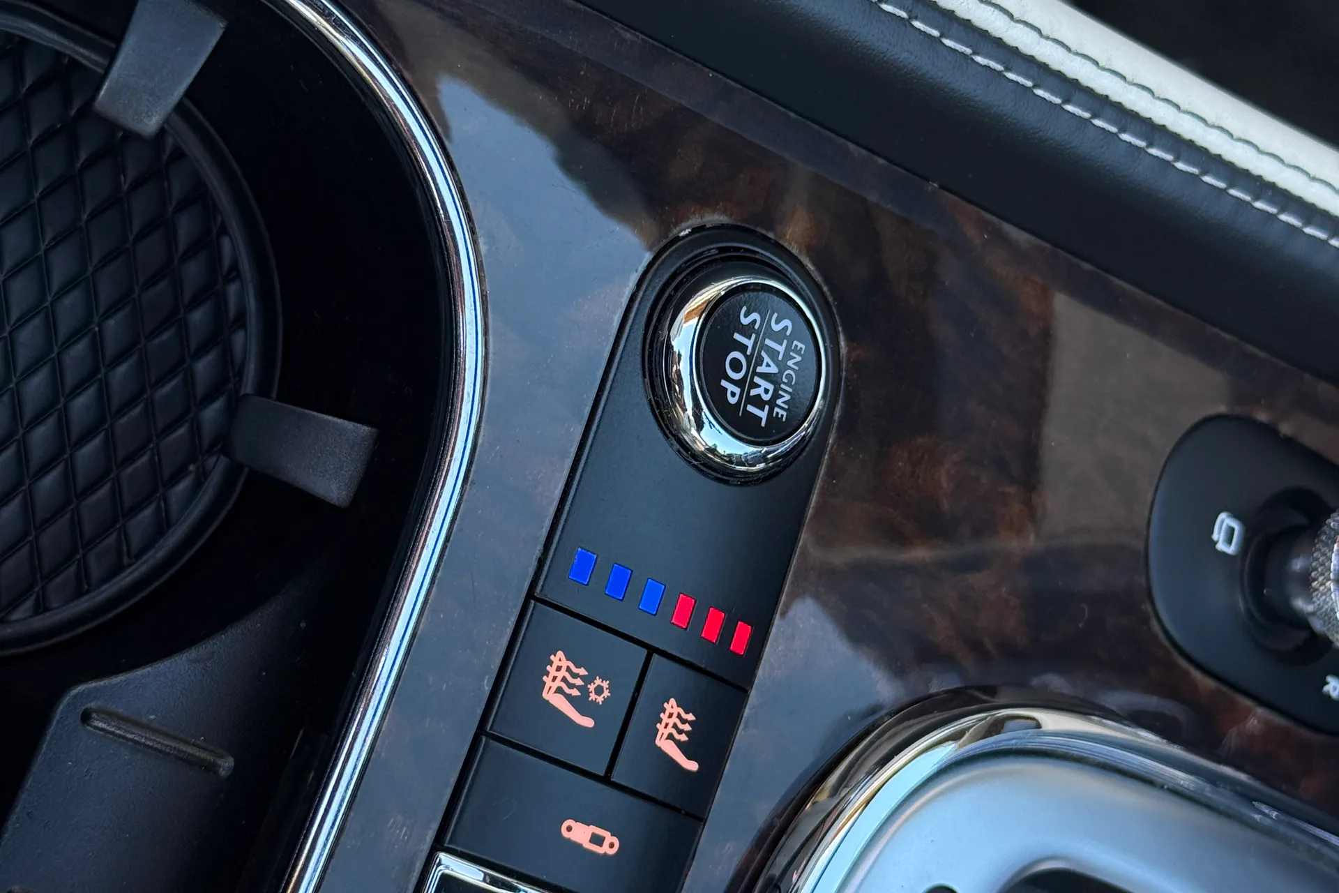 Bentley CONTINENTAL GTC thumbnail image number 22