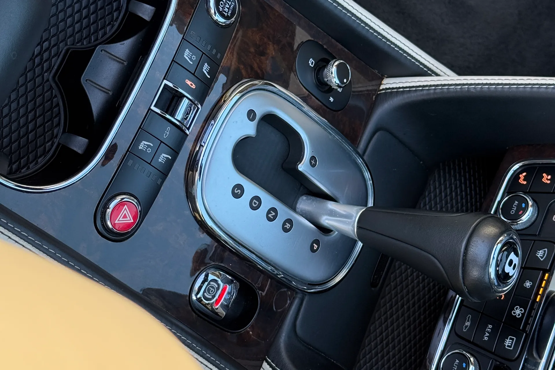 Bentley CONTINENTAL GTC thumbnail image number 21