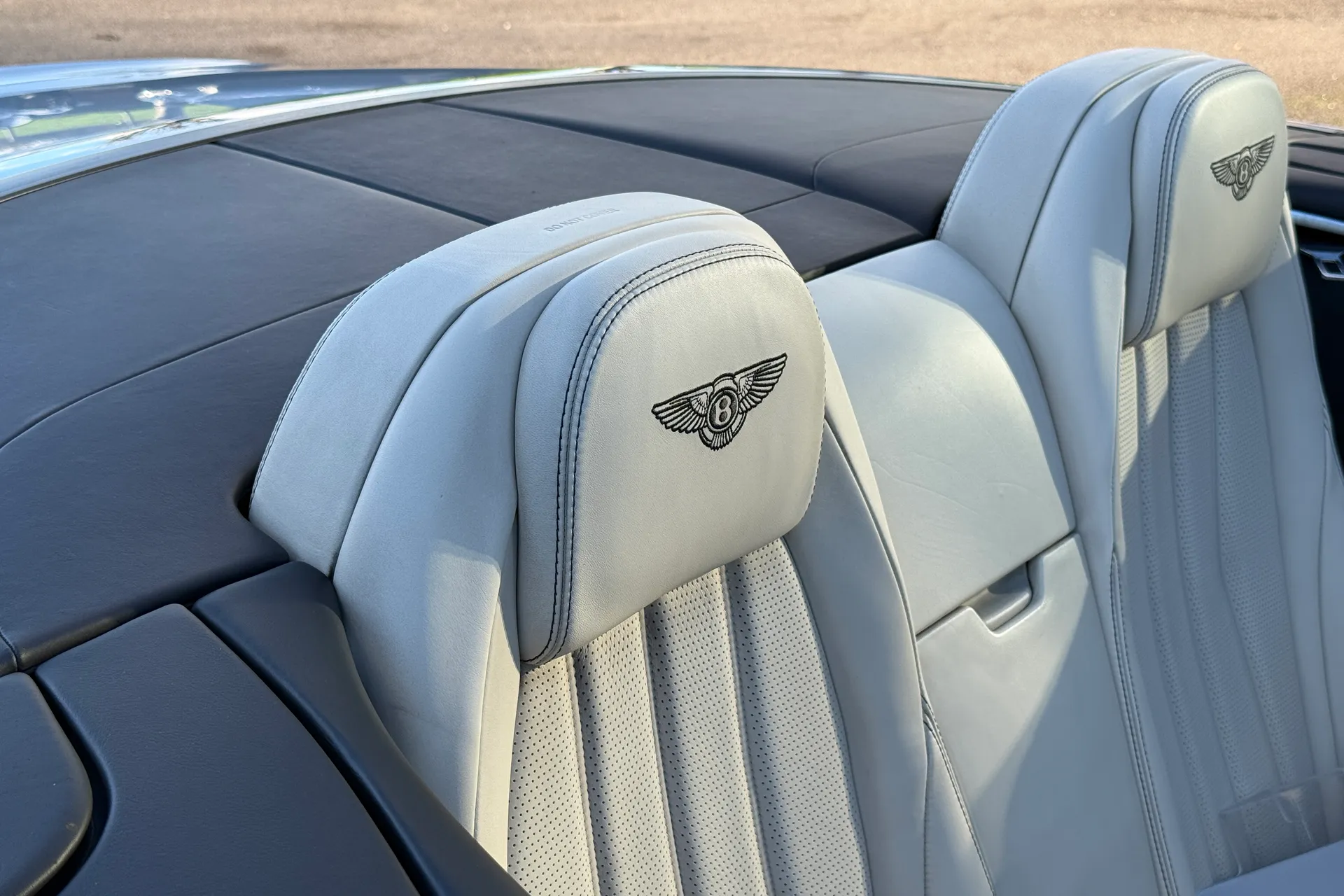 Bentley CONTINENTAL GTC thumbnail image number 24