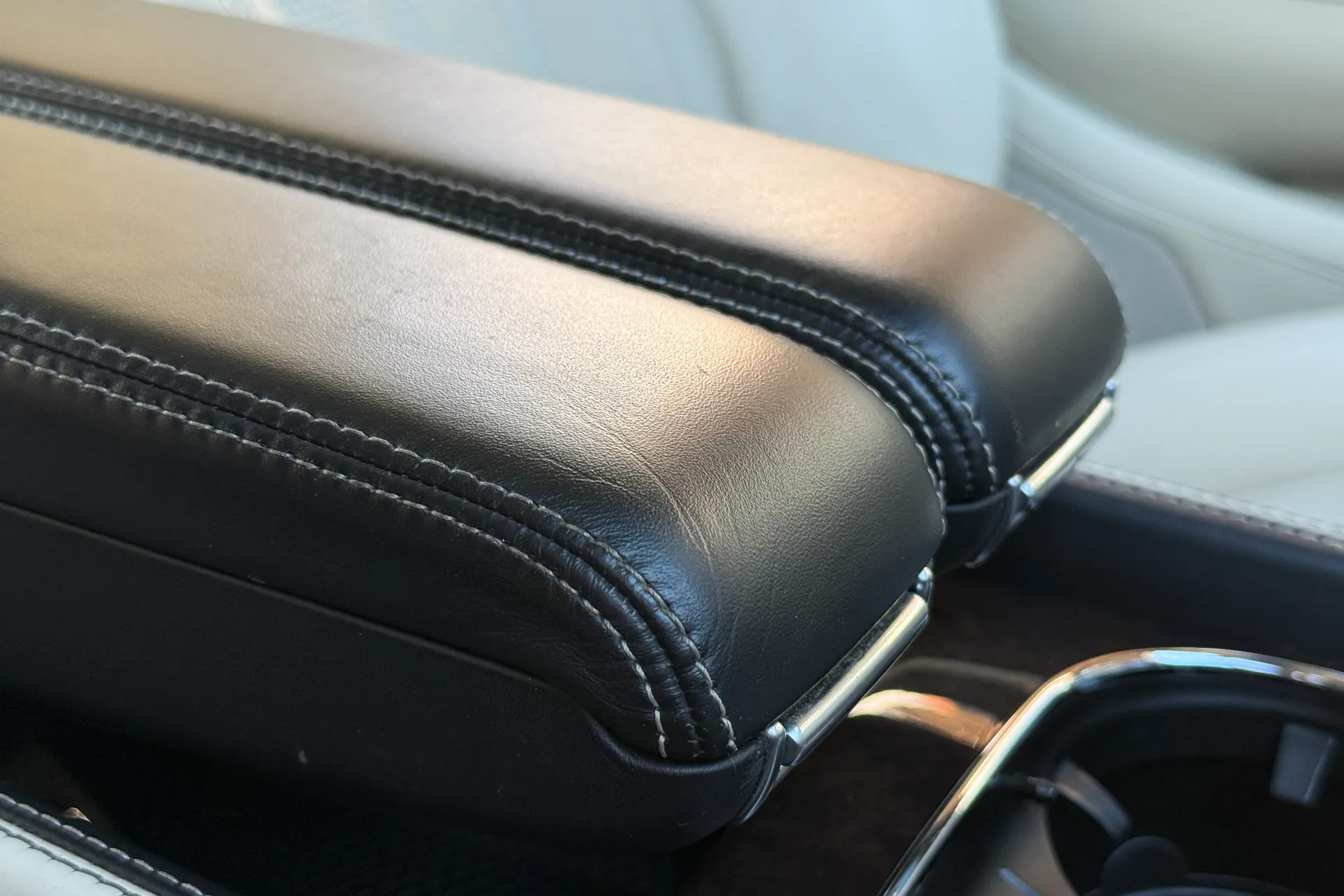 Bentley CONTINENTAL GTC thumbnail image number 32