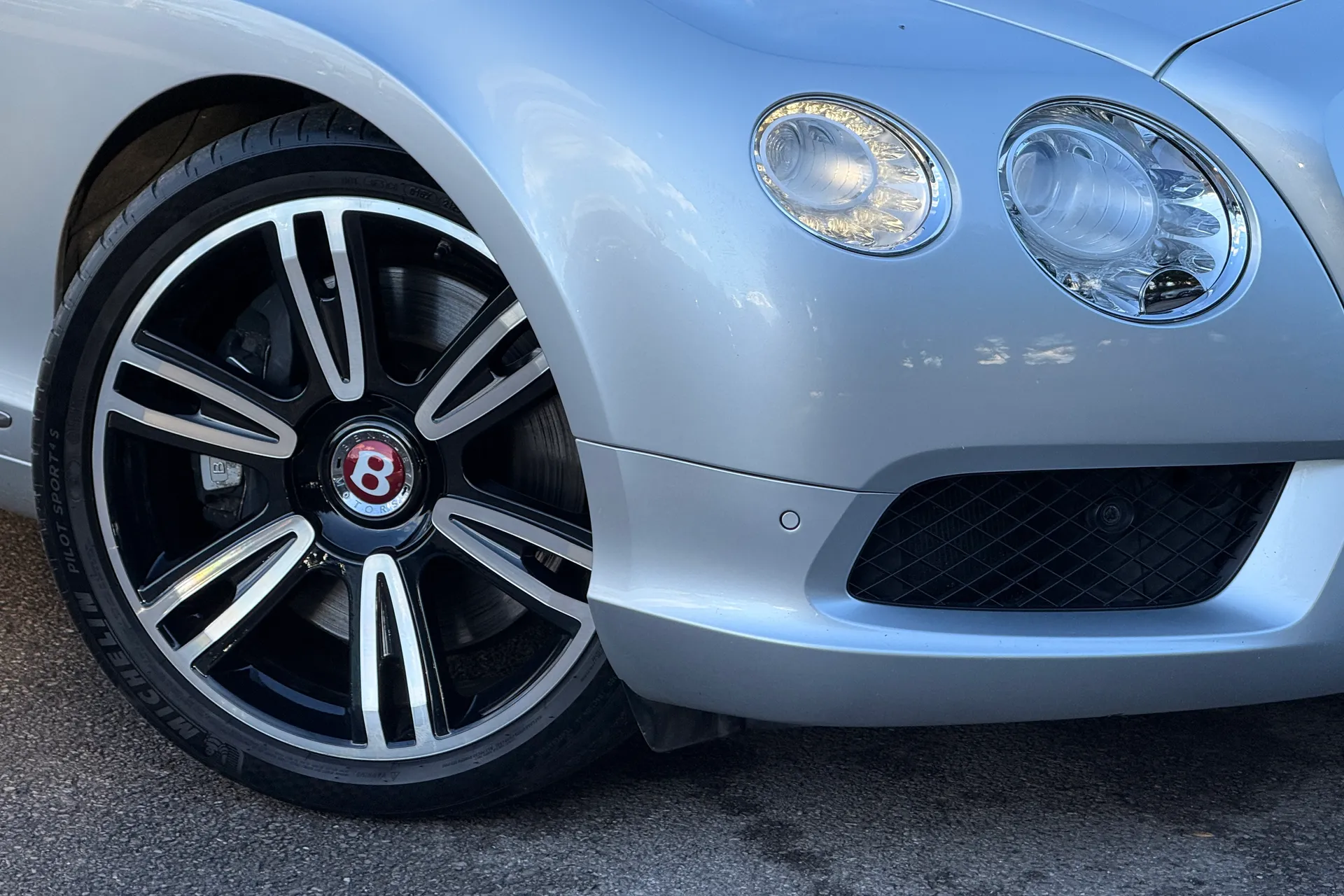 Bentley CONTINENTAL GTC thumbnail image number 2