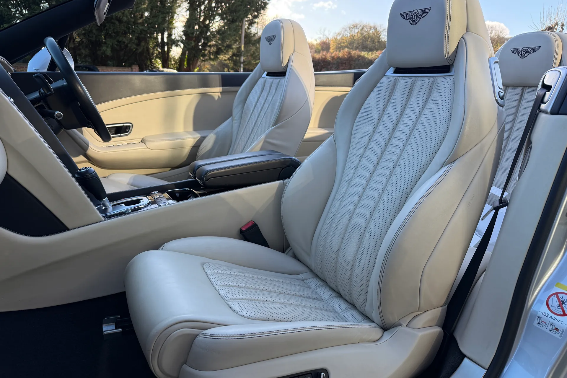 Bentley CONTINENTAL GTC thumbnail image number 12