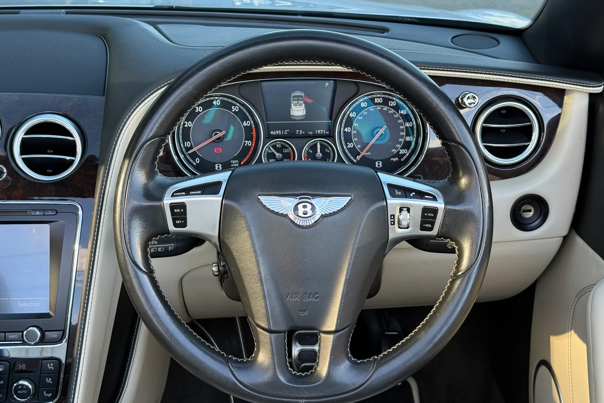 Bentley CONTINENTAL GTC thumbnail image number 19