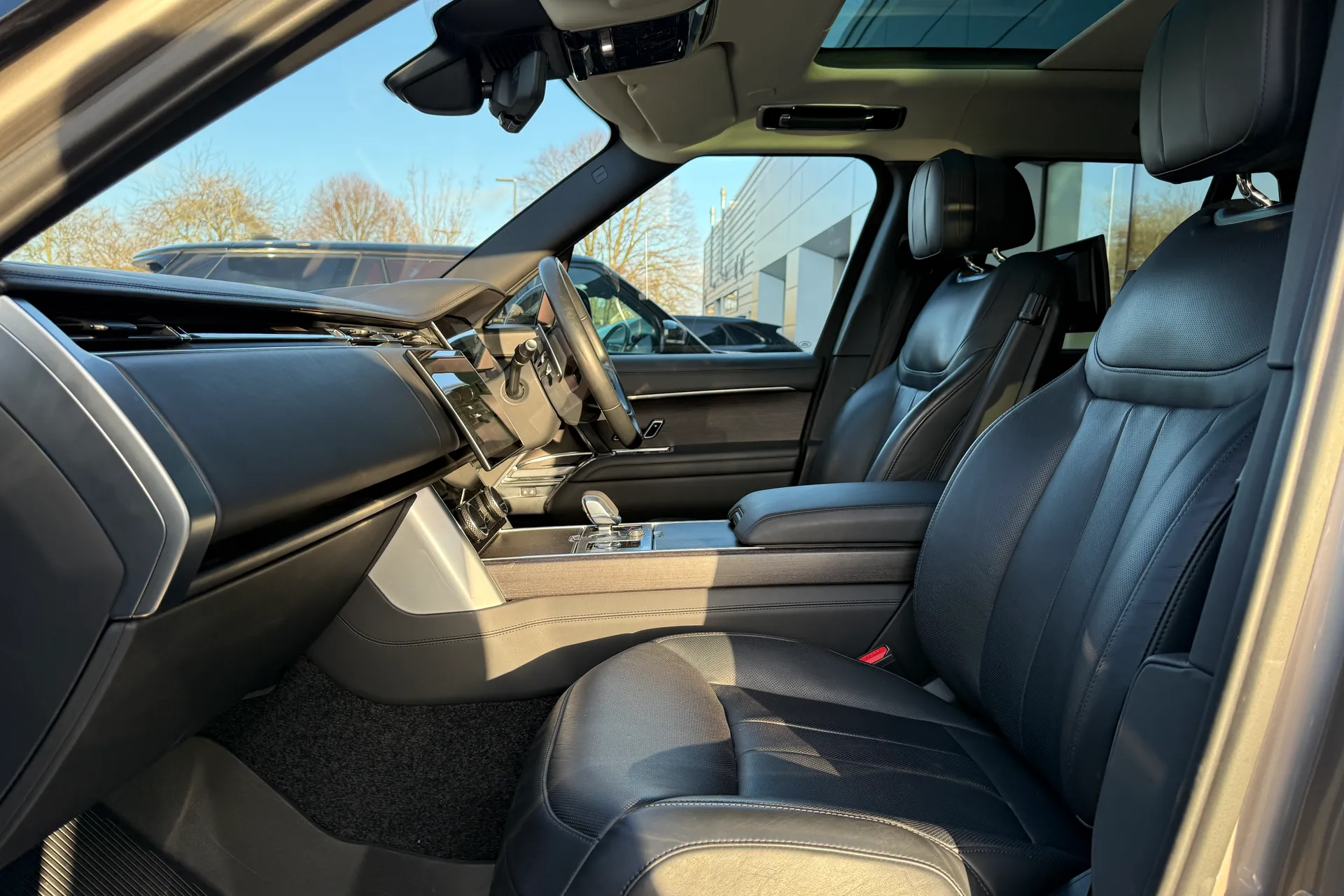 LAND ROVER RANGE ROVER thumbnail image number 10