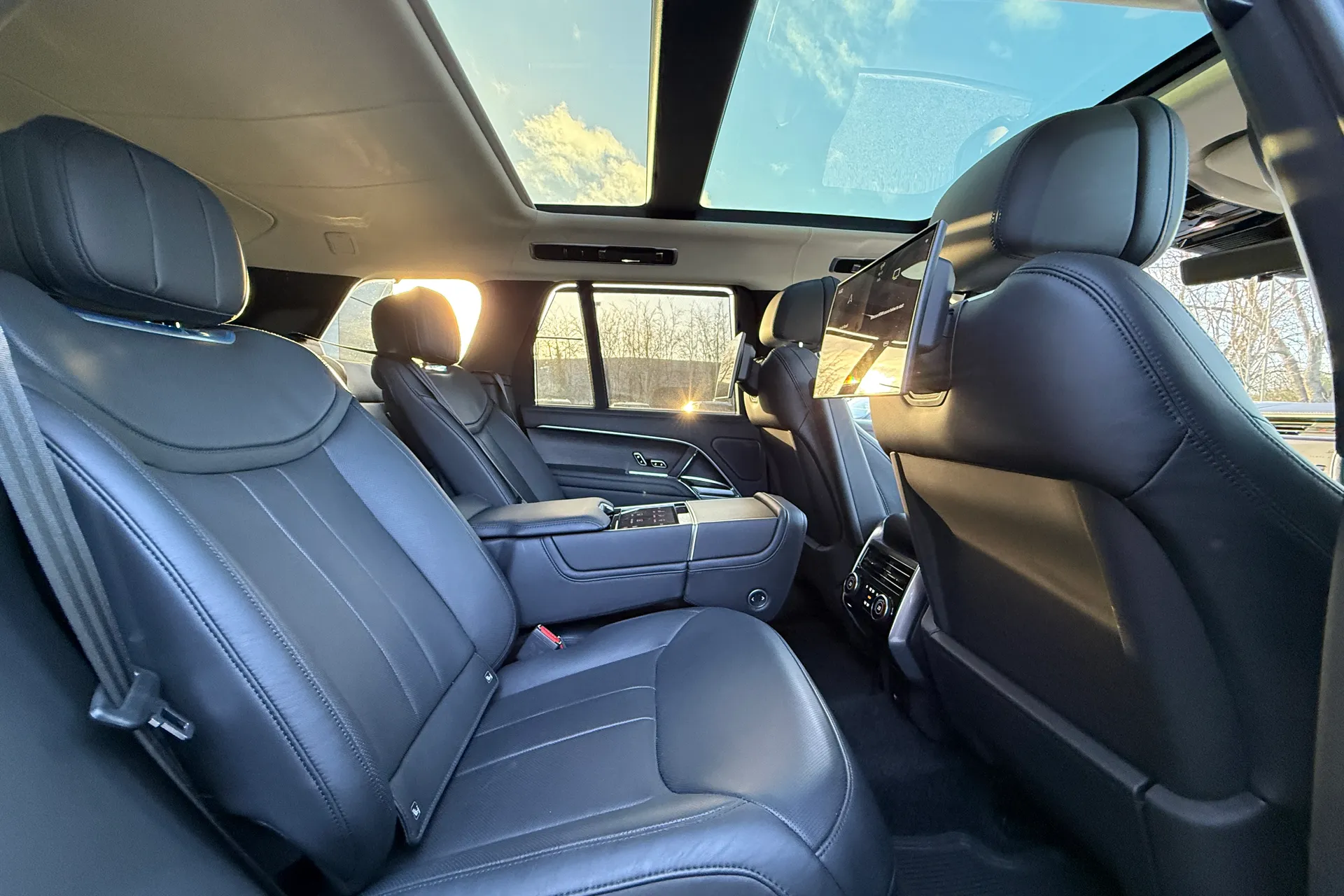 LAND ROVER RANGE ROVER thumbnail image number 46