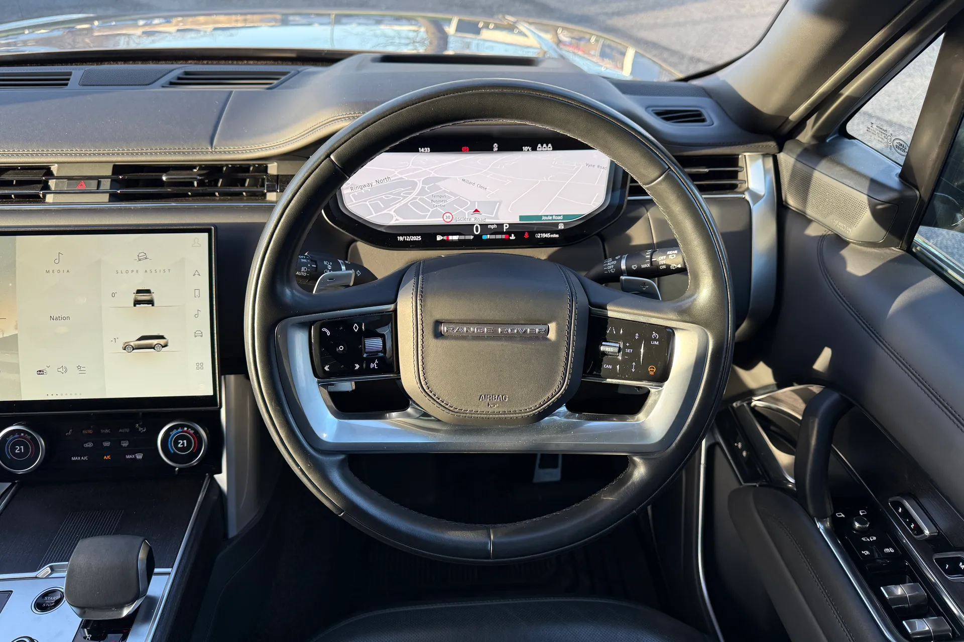 LAND ROVER RANGE ROVER thumbnail image number 14