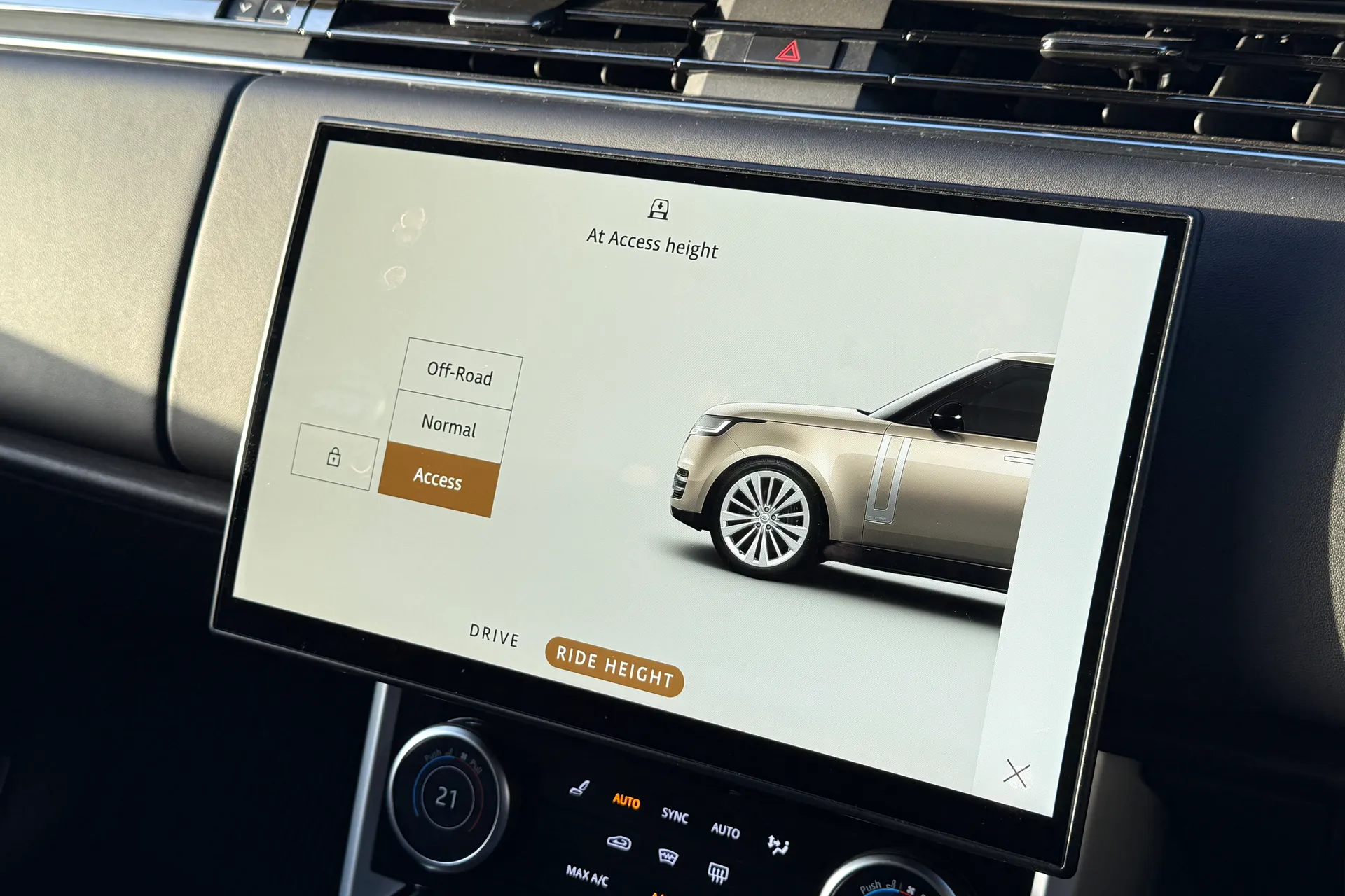 LAND ROVER RANGE ROVER thumbnail image number 22