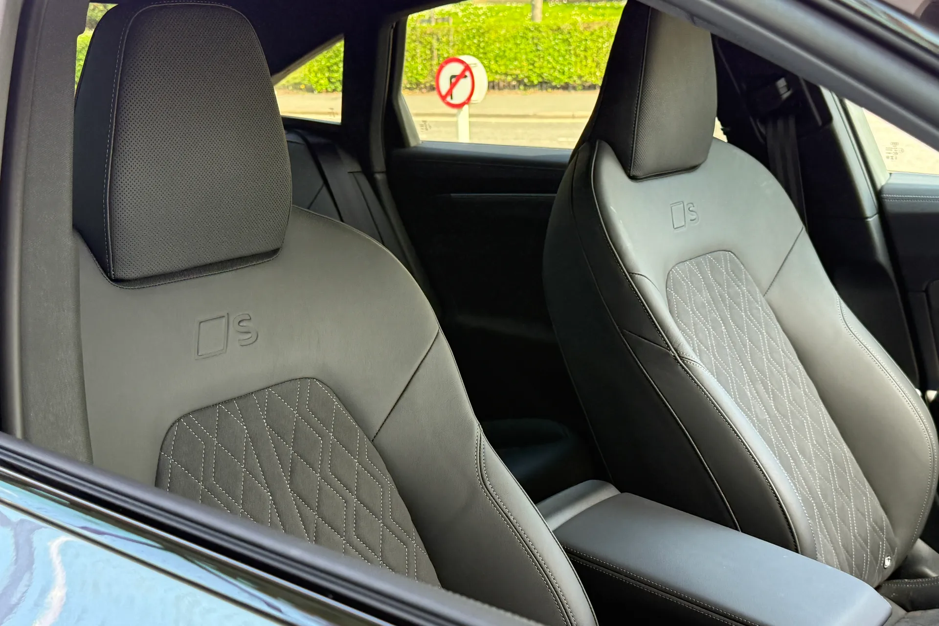 Audi A6 thumbnail image number 33