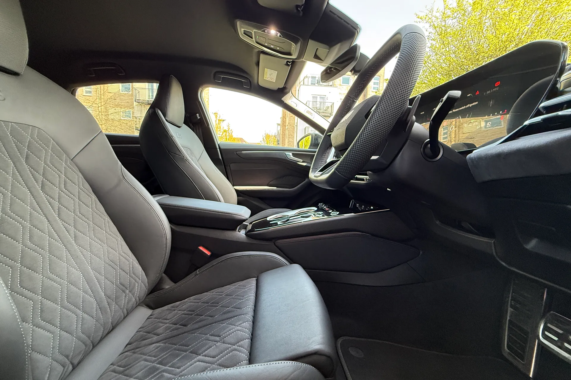 Audi A6 thumbnail image number 31