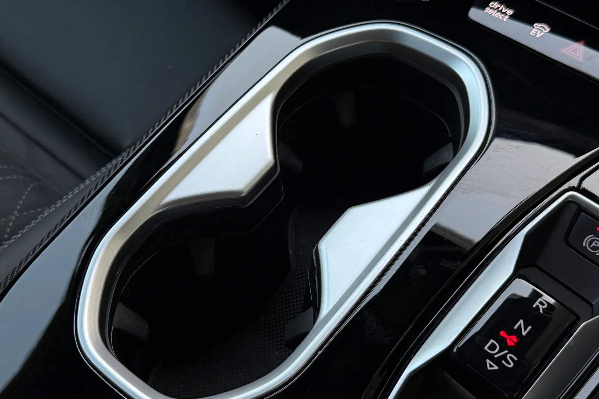 Audi A6 thumbnail image number 27