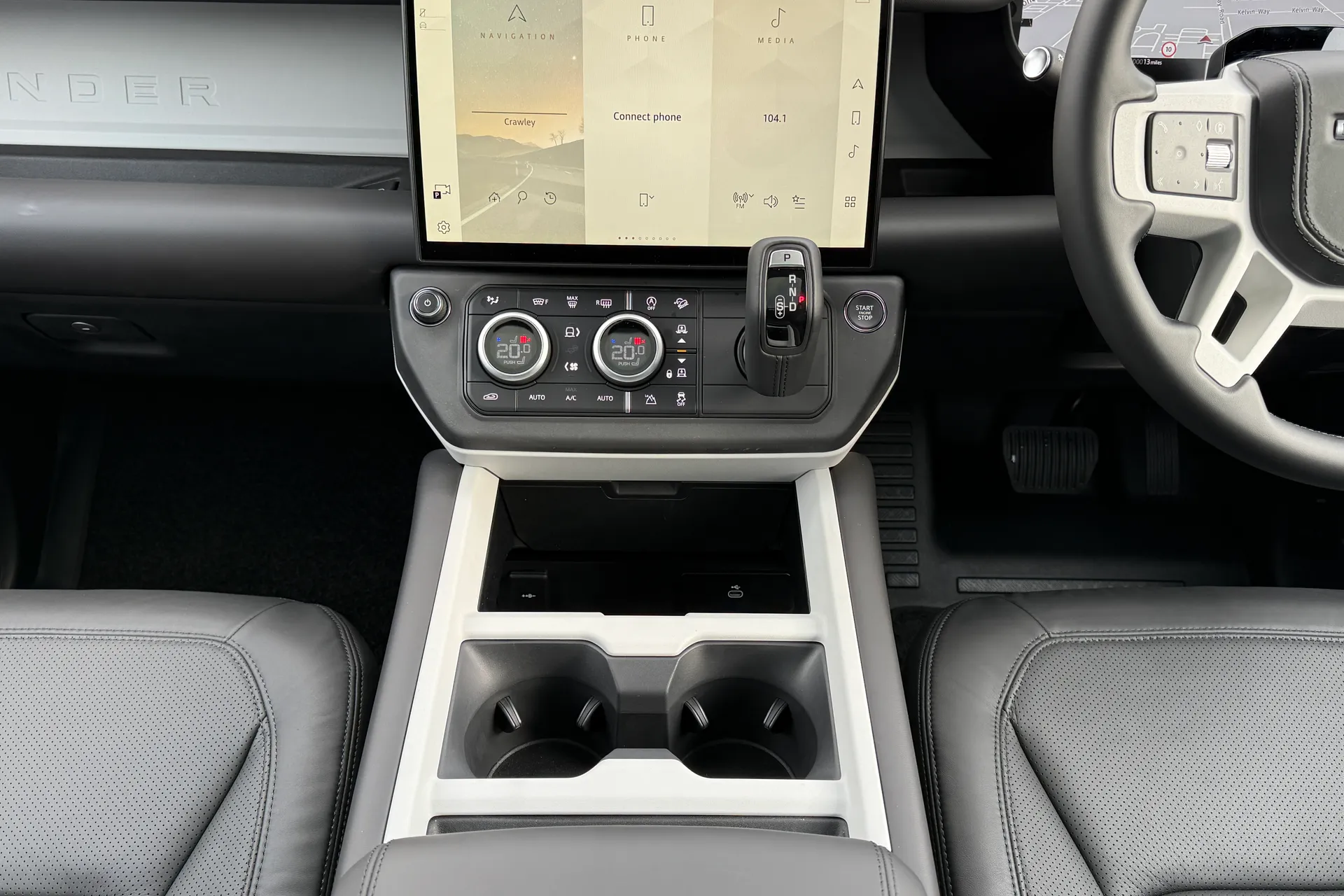 LAND ROVER Defender 130 thumbnail image number 21