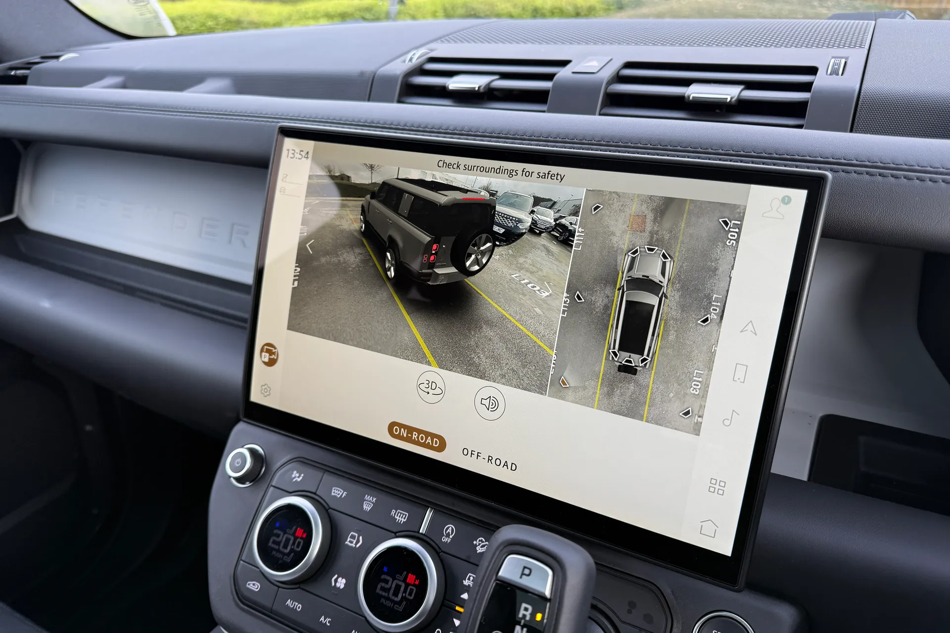 LAND ROVER Defender 130 thumbnail image number 7