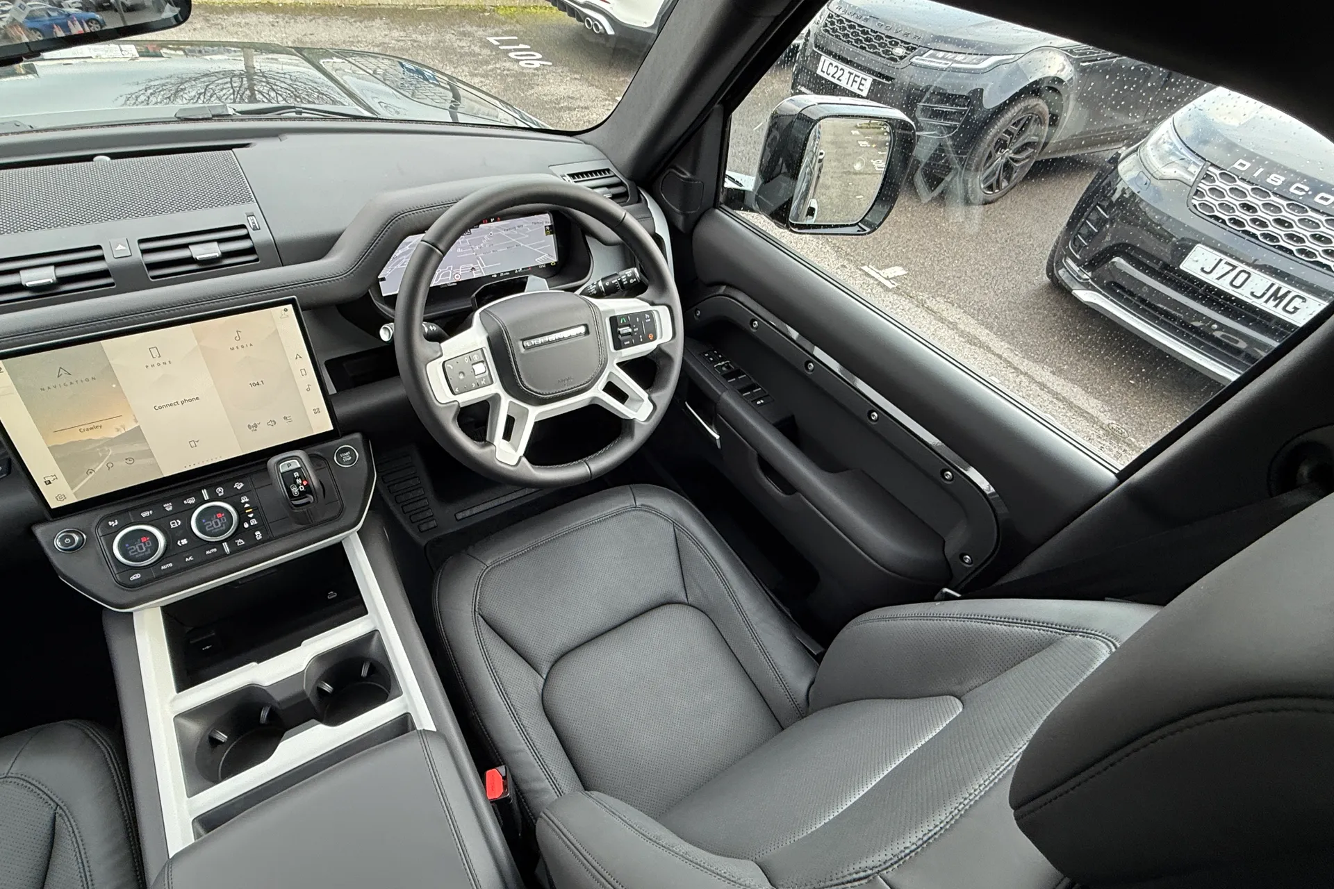 LAND ROVER Defender 130 thumbnail image number 26