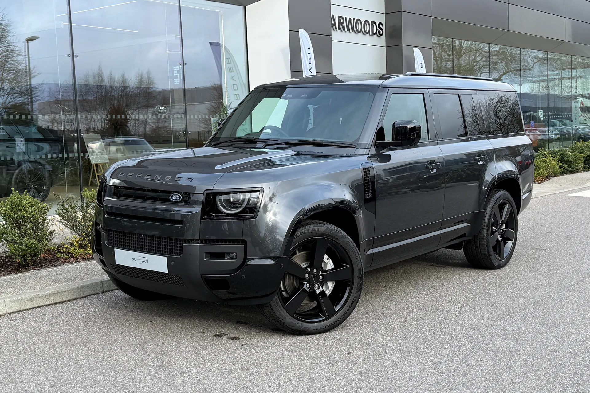 LAND ROVER Defender 130 thumbnail image number 16