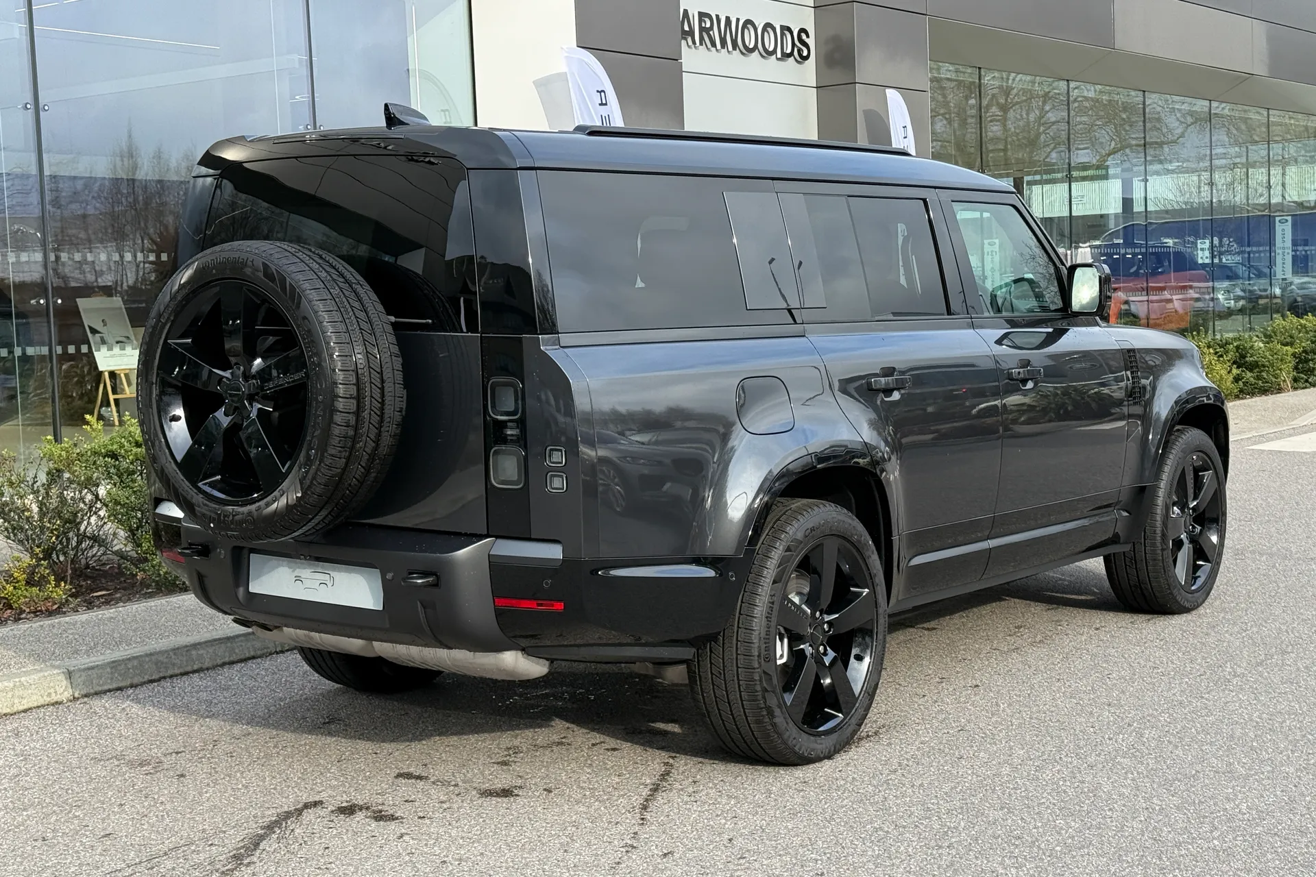 LAND ROVER Defender 130 thumbnail image number 10