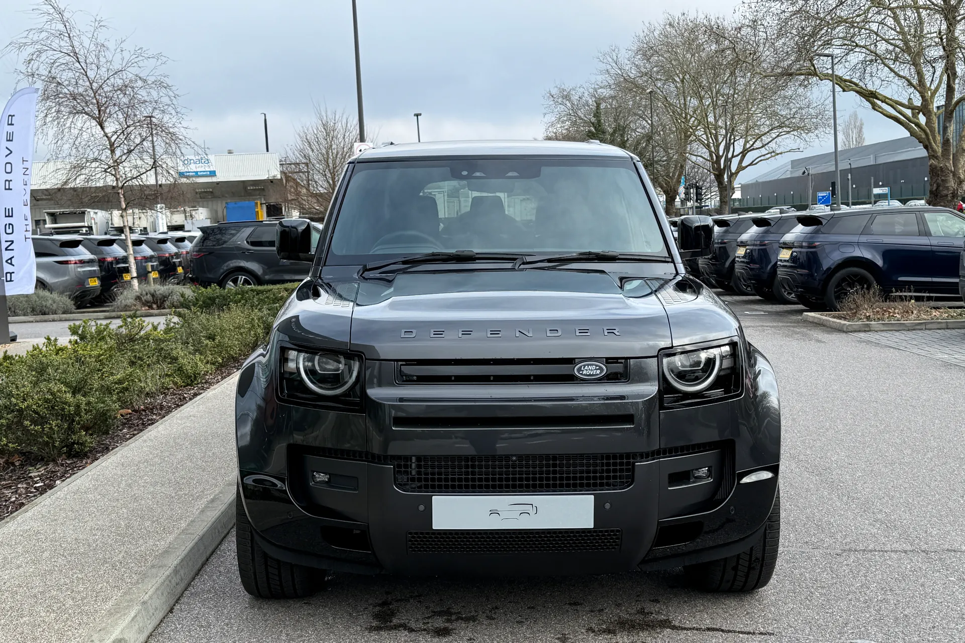 LAND ROVER Defender 130 thumbnail image number 14