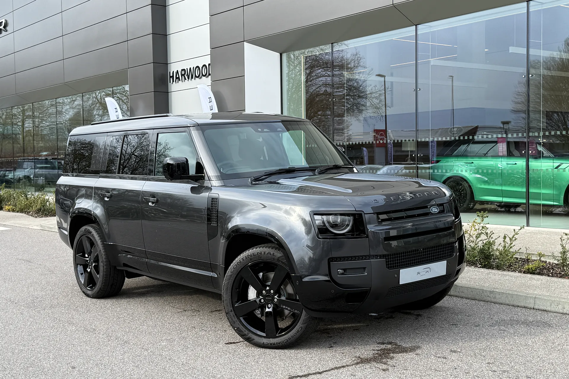 LAND ROVER Defender 130 focused image