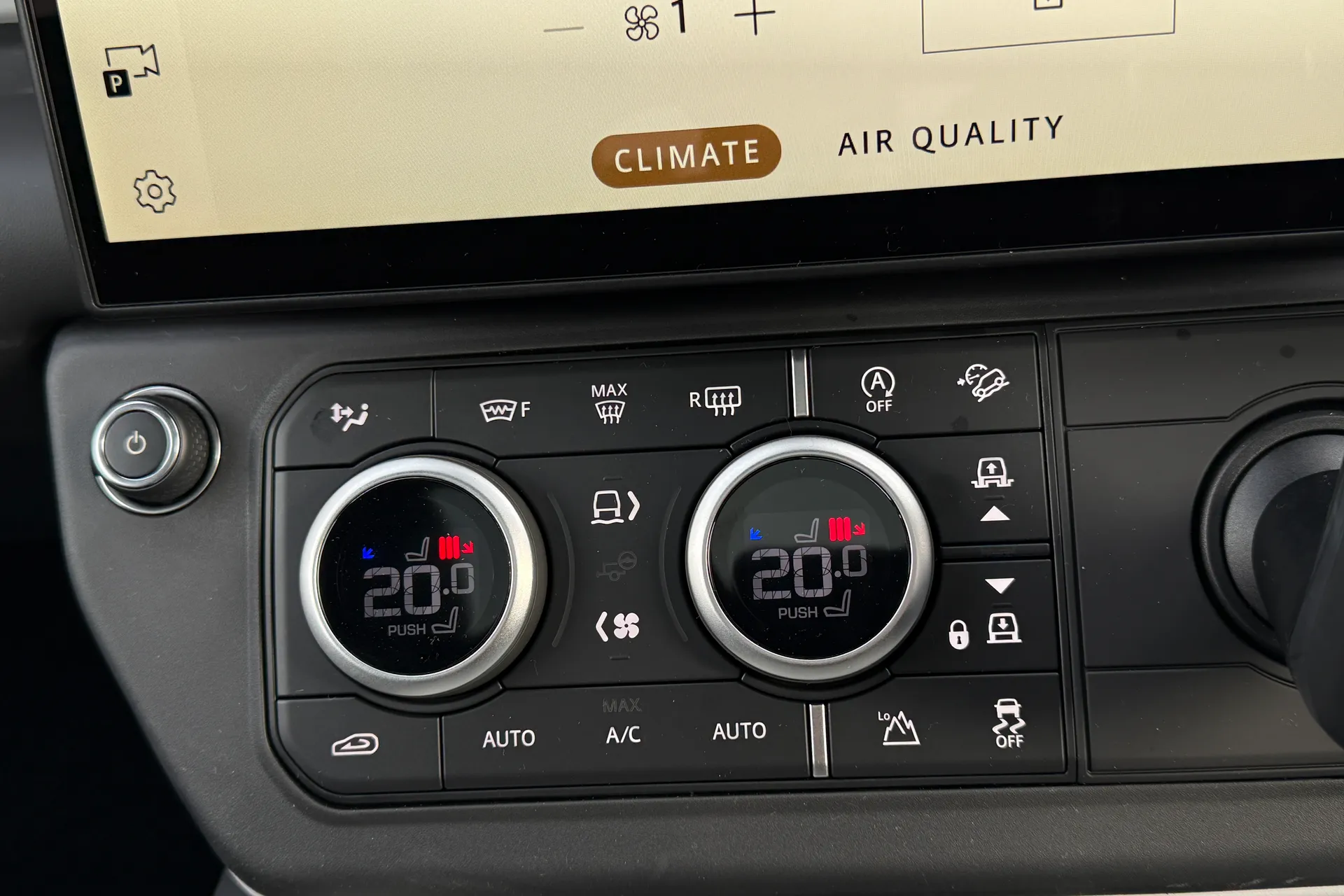 LAND ROVER Defender 130 thumbnail image number 20