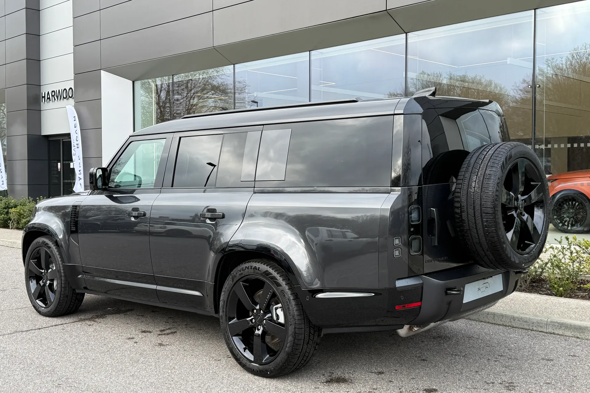 LAND ROVER Defender 130 thumbnail image number 15