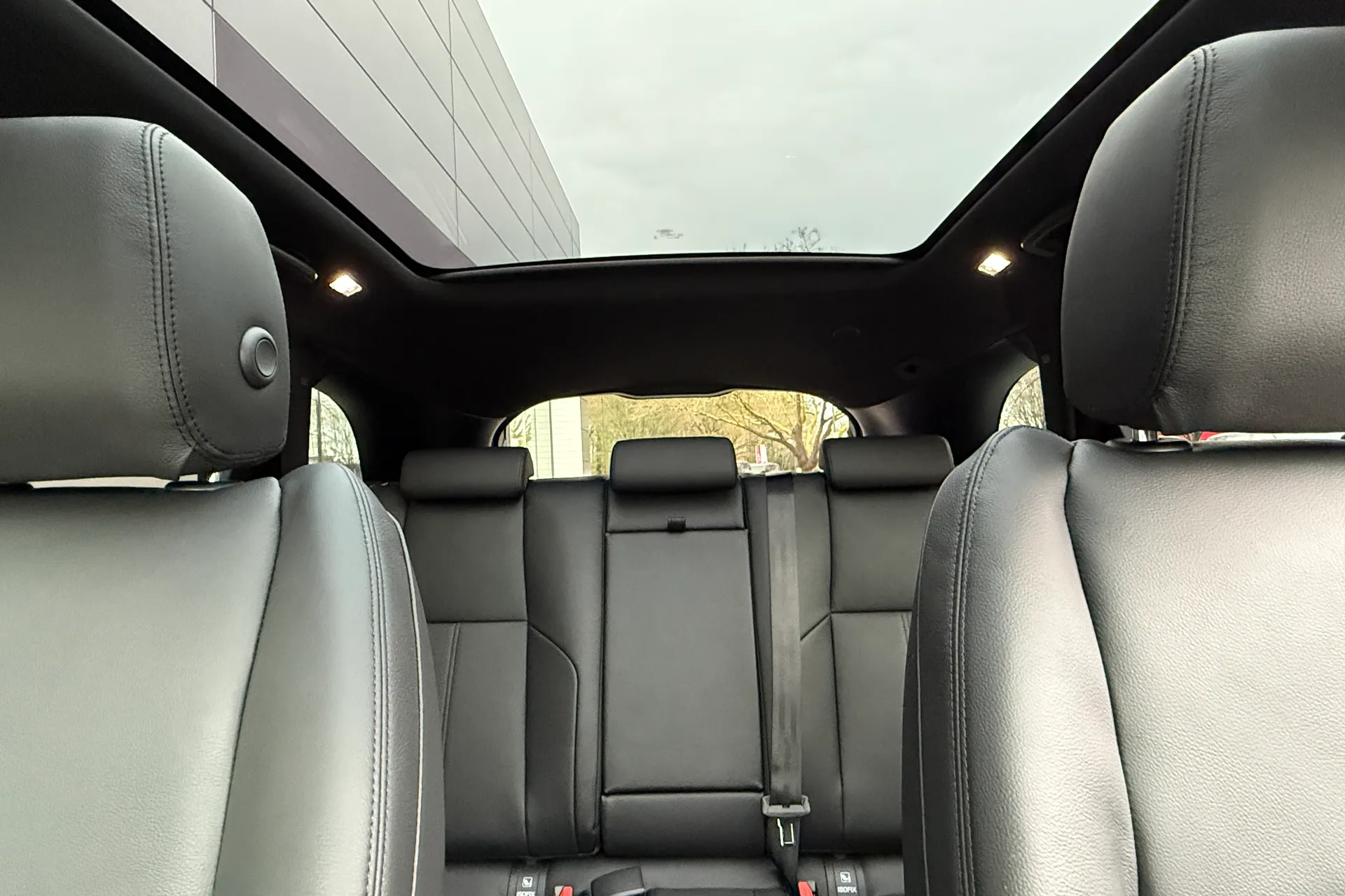 LAND ROVER RANGE ROVER VELAR thumbnail image number 35