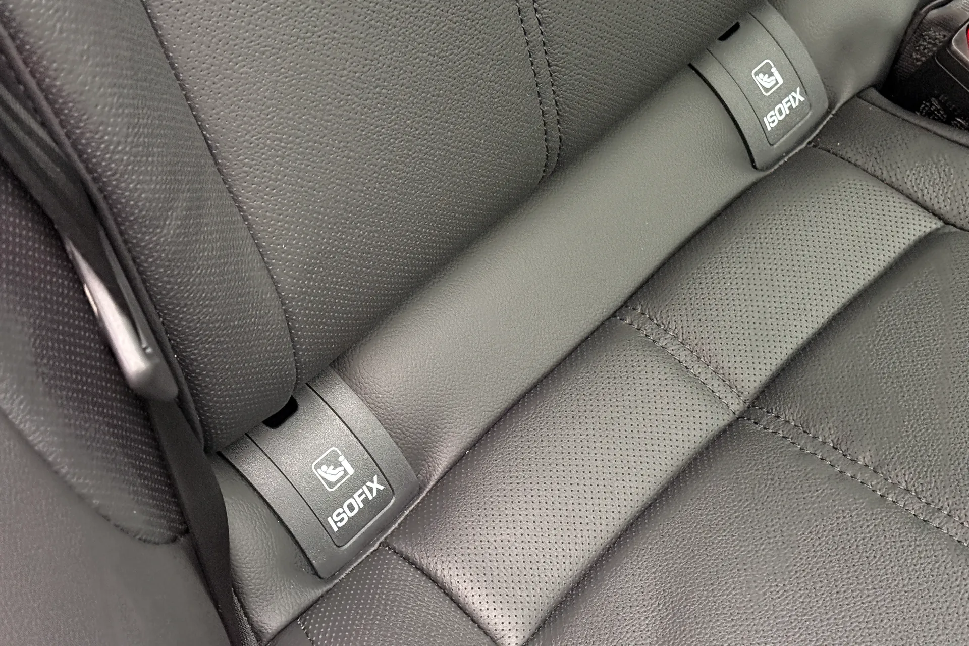 LAND ROVER RANGE ROVER VELAR thumbnail image number 33