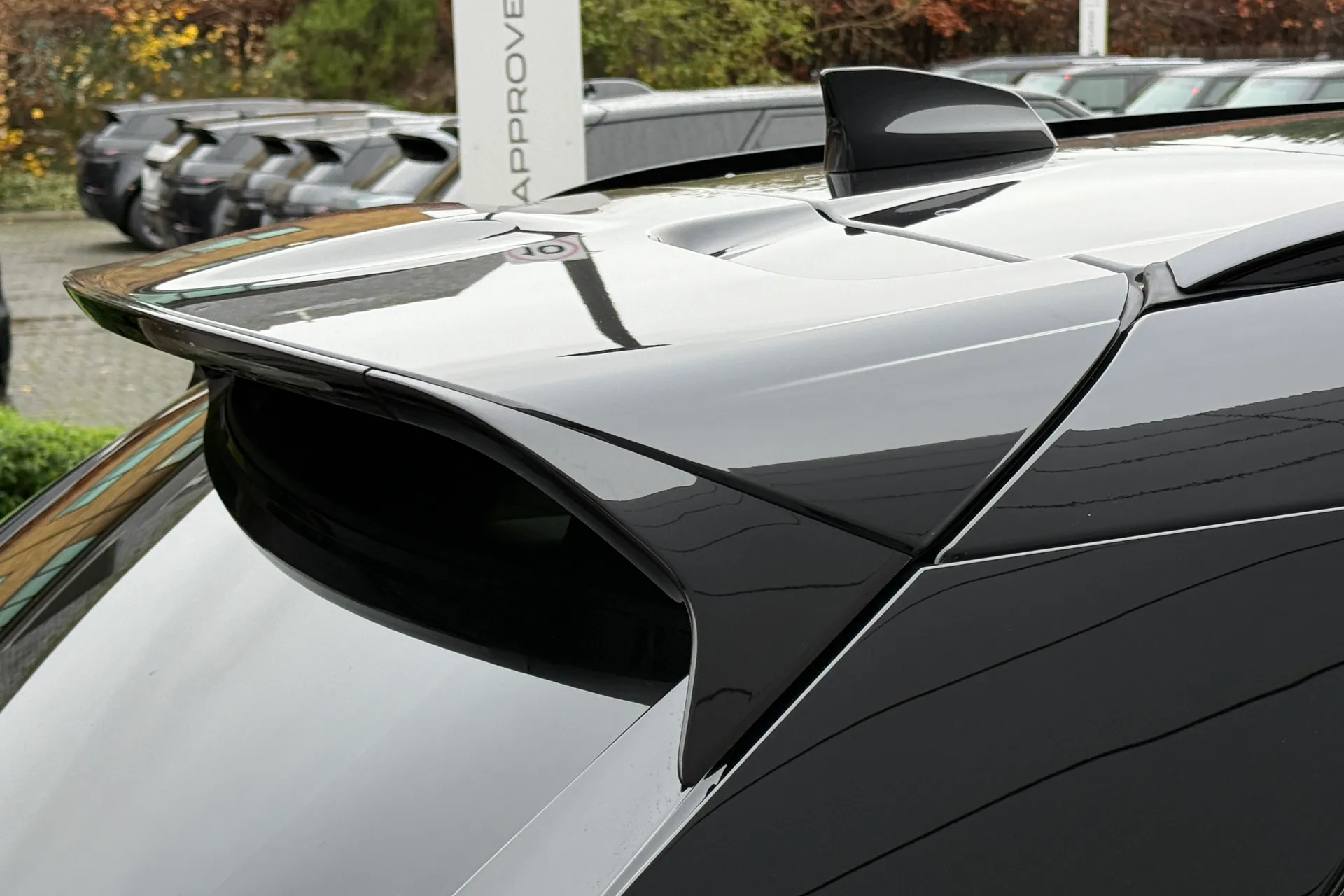 LAND ROVER RANGE ROVER VELAR thumbnail image number 14