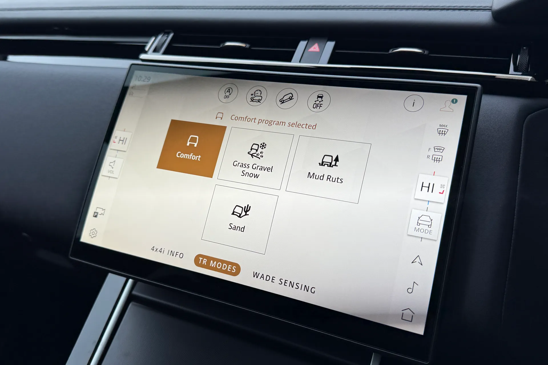 LAND ROVER RANGE ROVER VELAR thumbnail image number 56