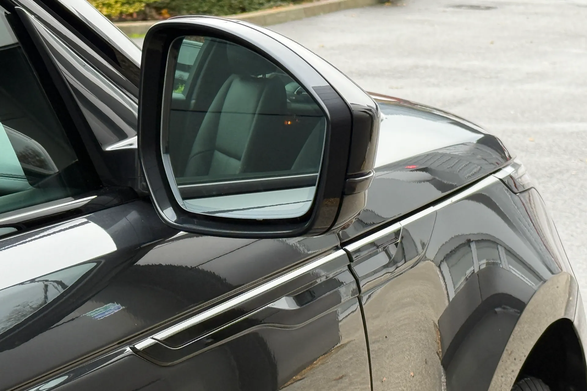 LAND ROVER RANGE ROVER VELAR thumbnail image number 12