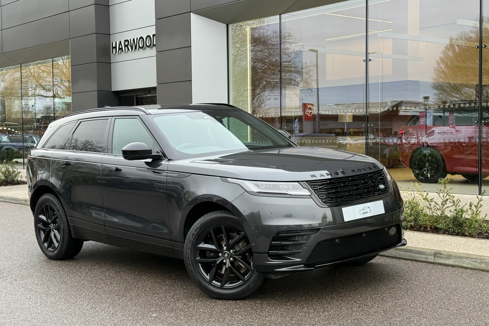 LAND ROVER RANGE ROVER VELAR focused image