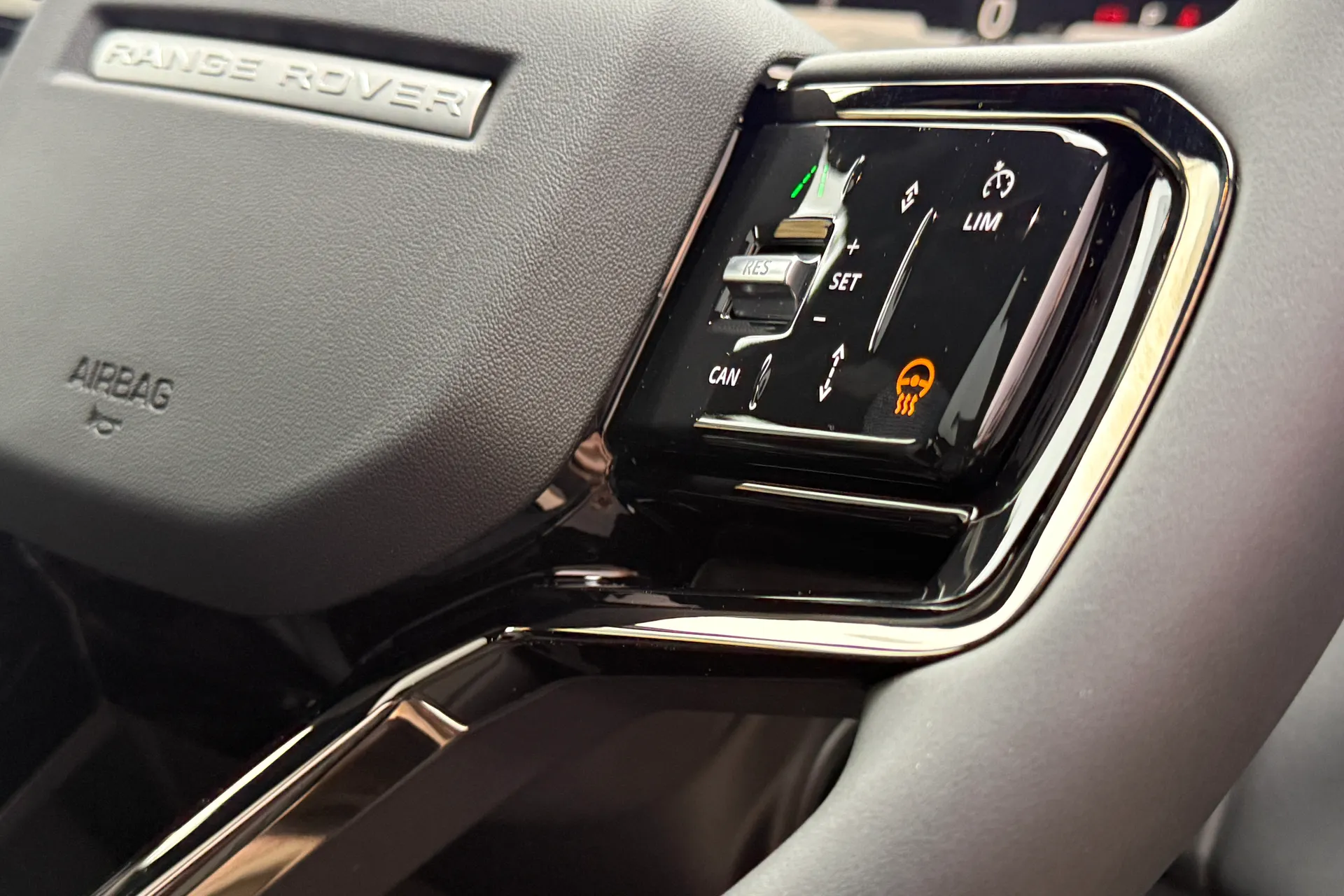 LAND ROVER RANGE ROVER VELAR thumbnail image number 44