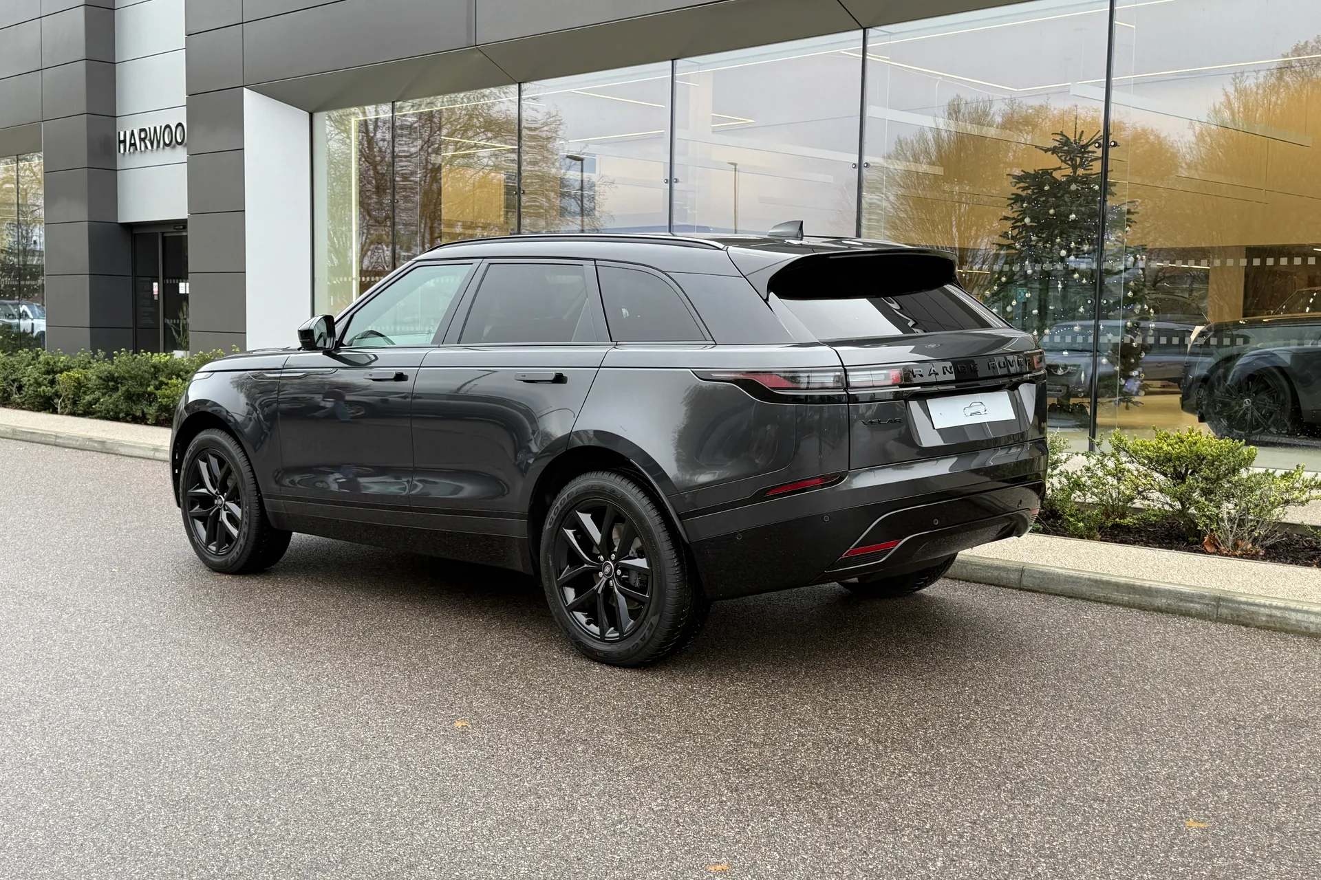 LAND ROVER RANGE ROVER VELAR thumbnail image number 18