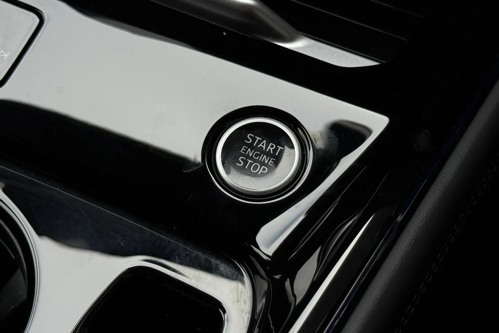 Audi Q3 thumbnail image number 16
