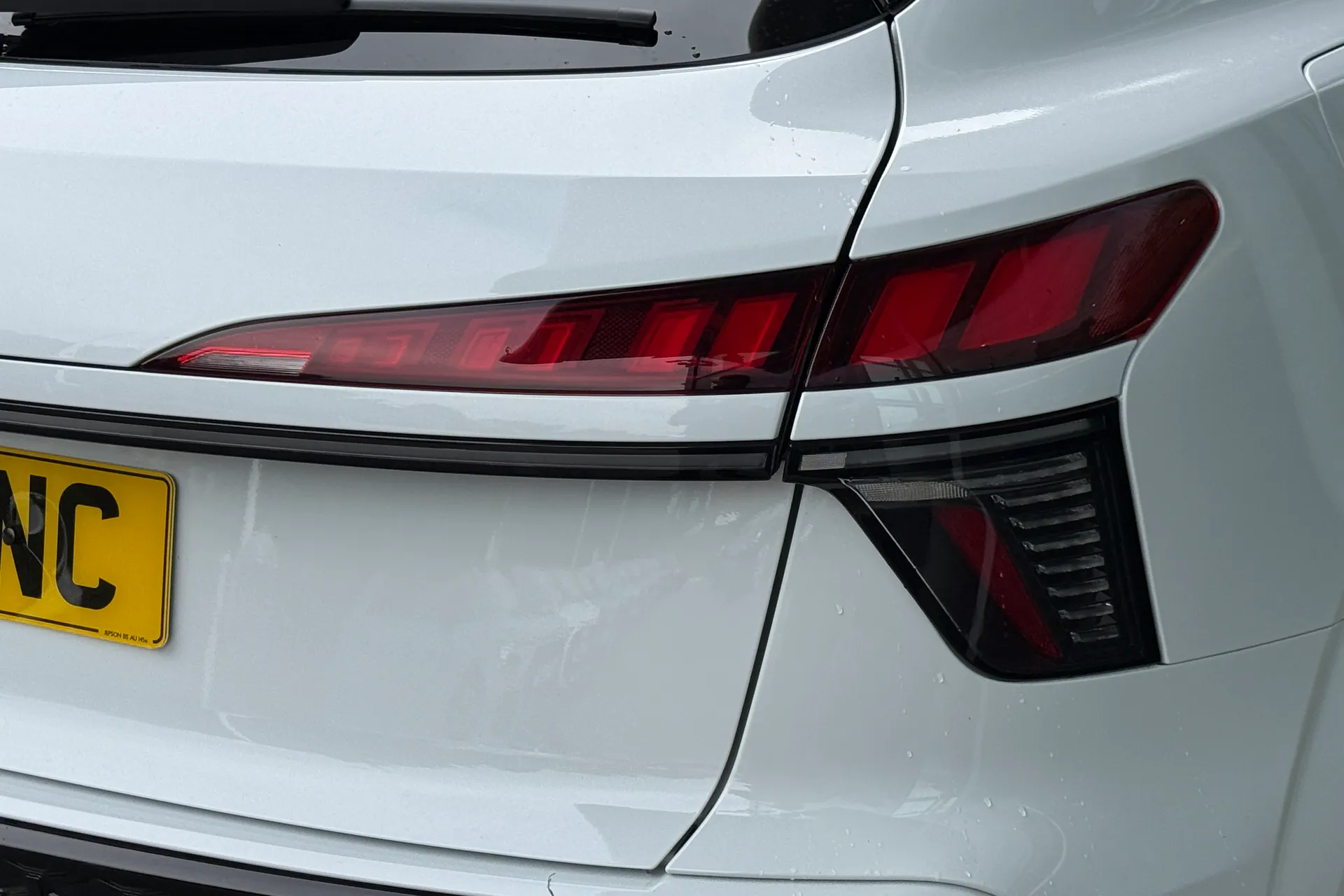 Audi Q3 thumbnail image number 36
