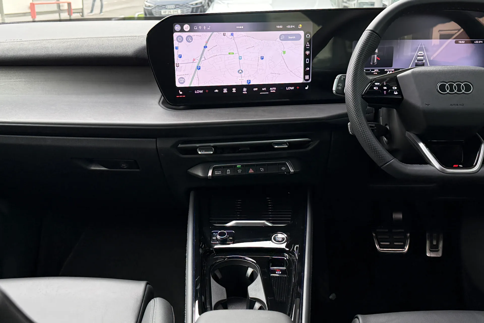Audi Q3 thumbnail image number 32