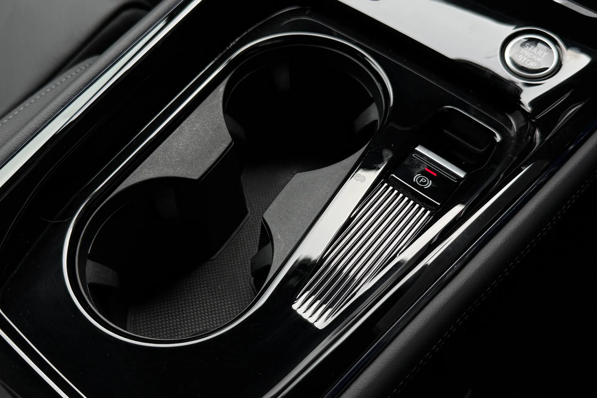 Audi Q3 thumbnail image number 17