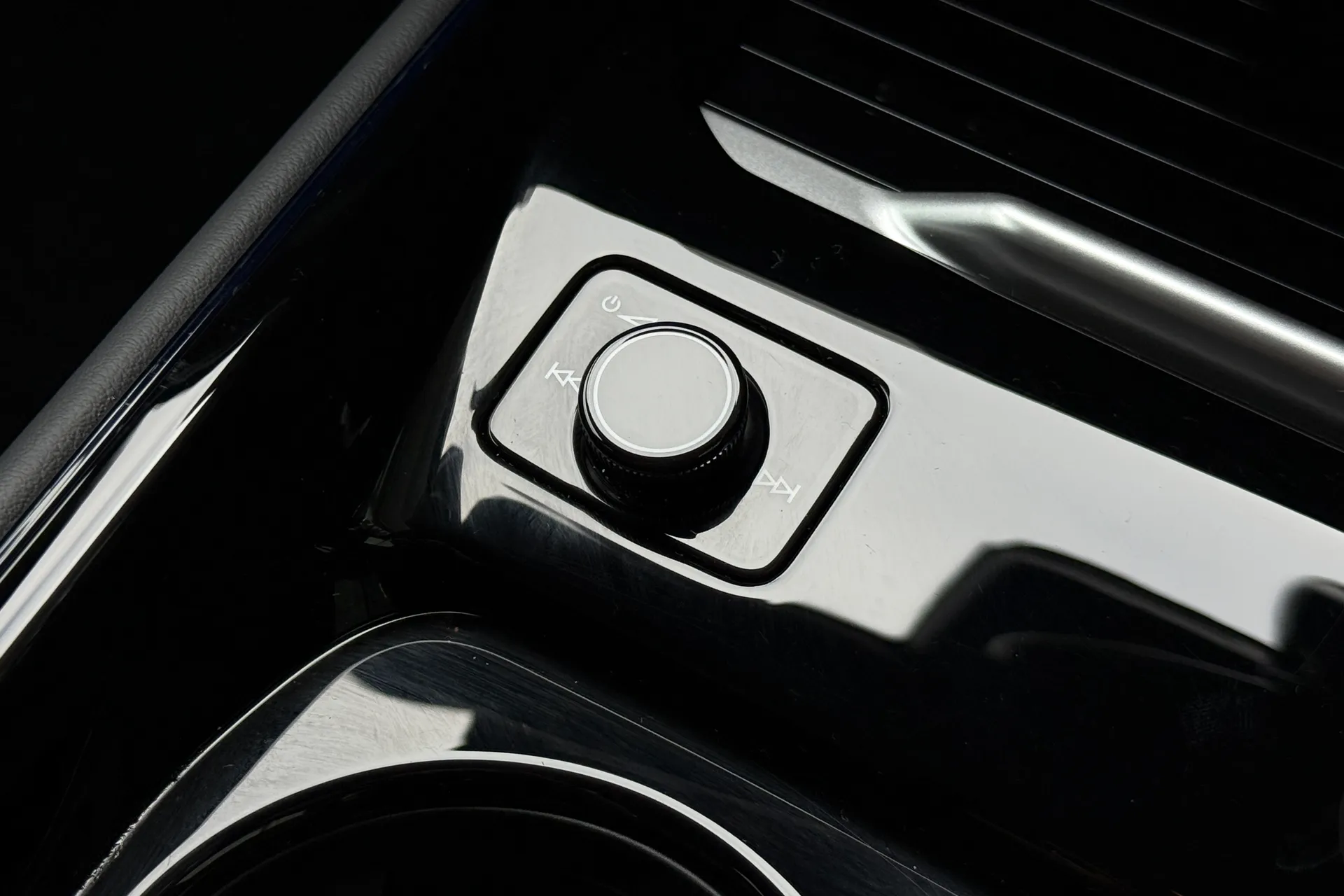 Audi Q3 thumbnail image number 15