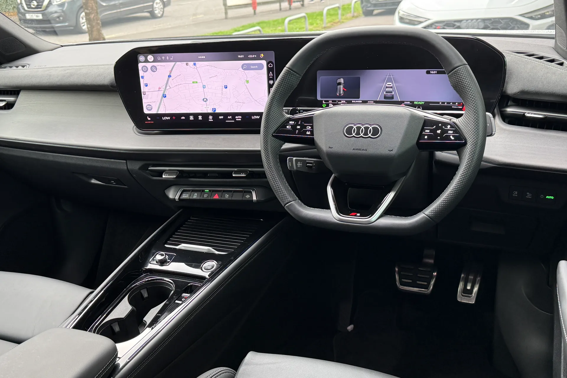 Audi Q3 thumbnail image number 28