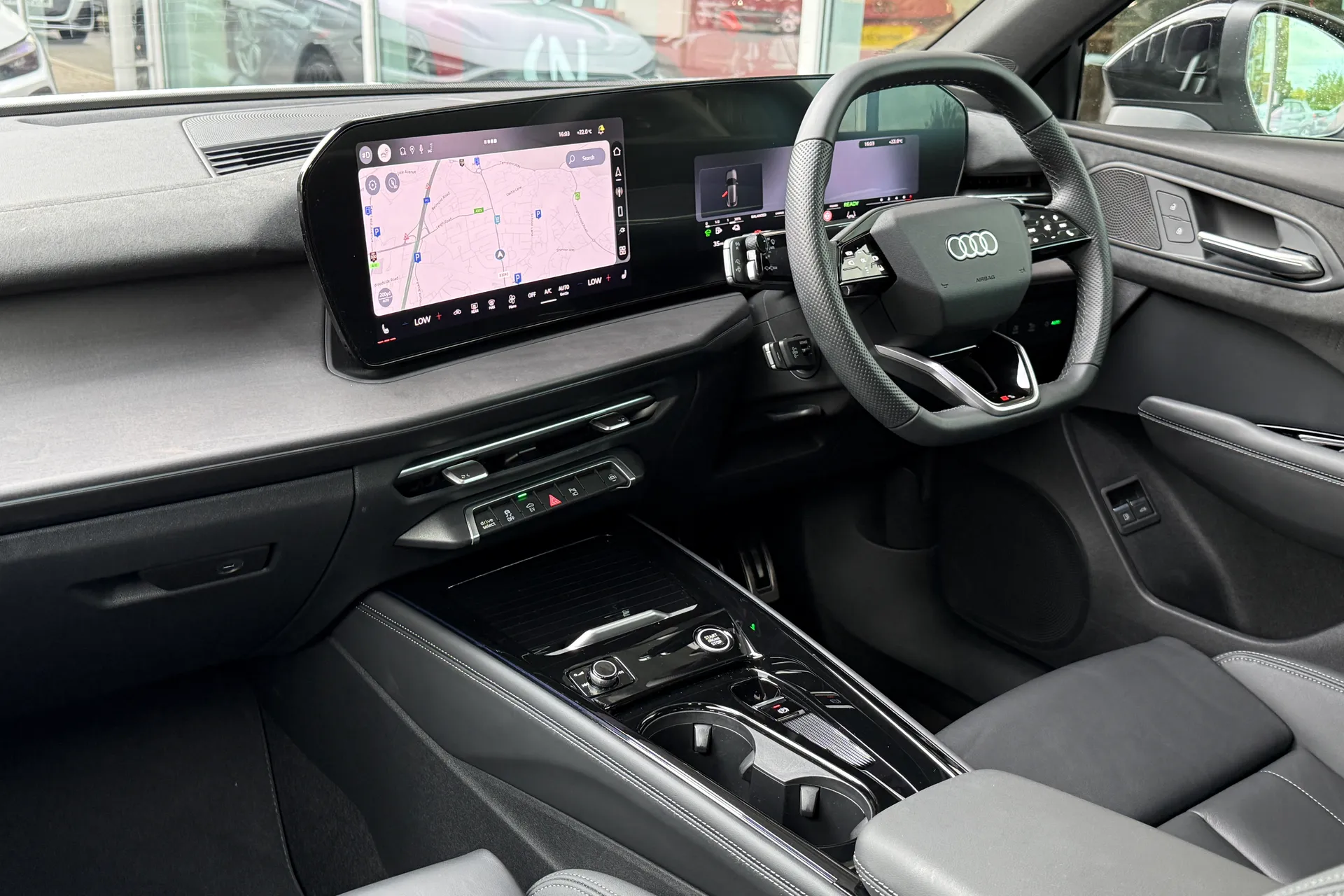 Audi Q3 thumbnail image number 44