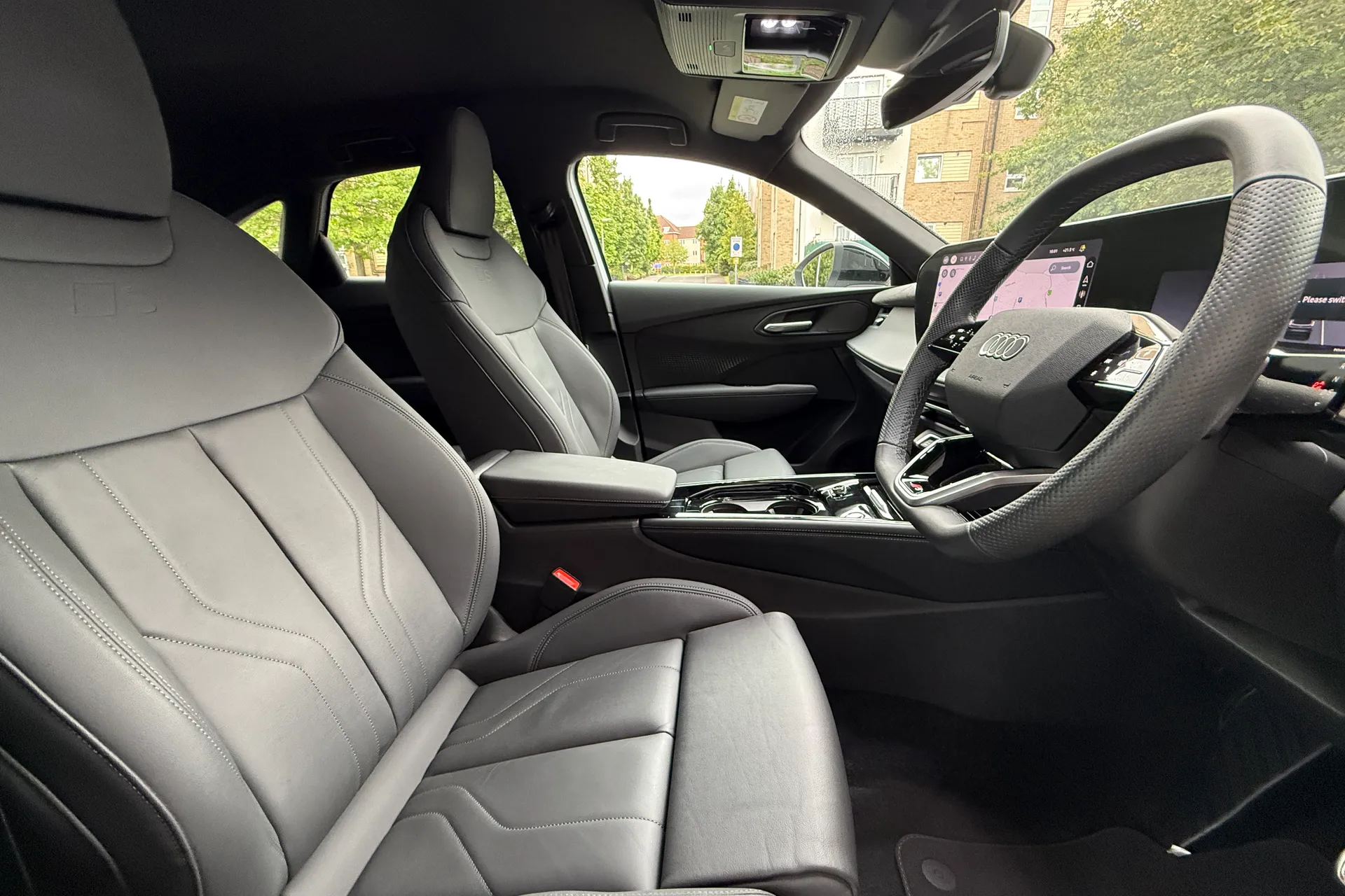 Audi Q3 thumbnail image number 22