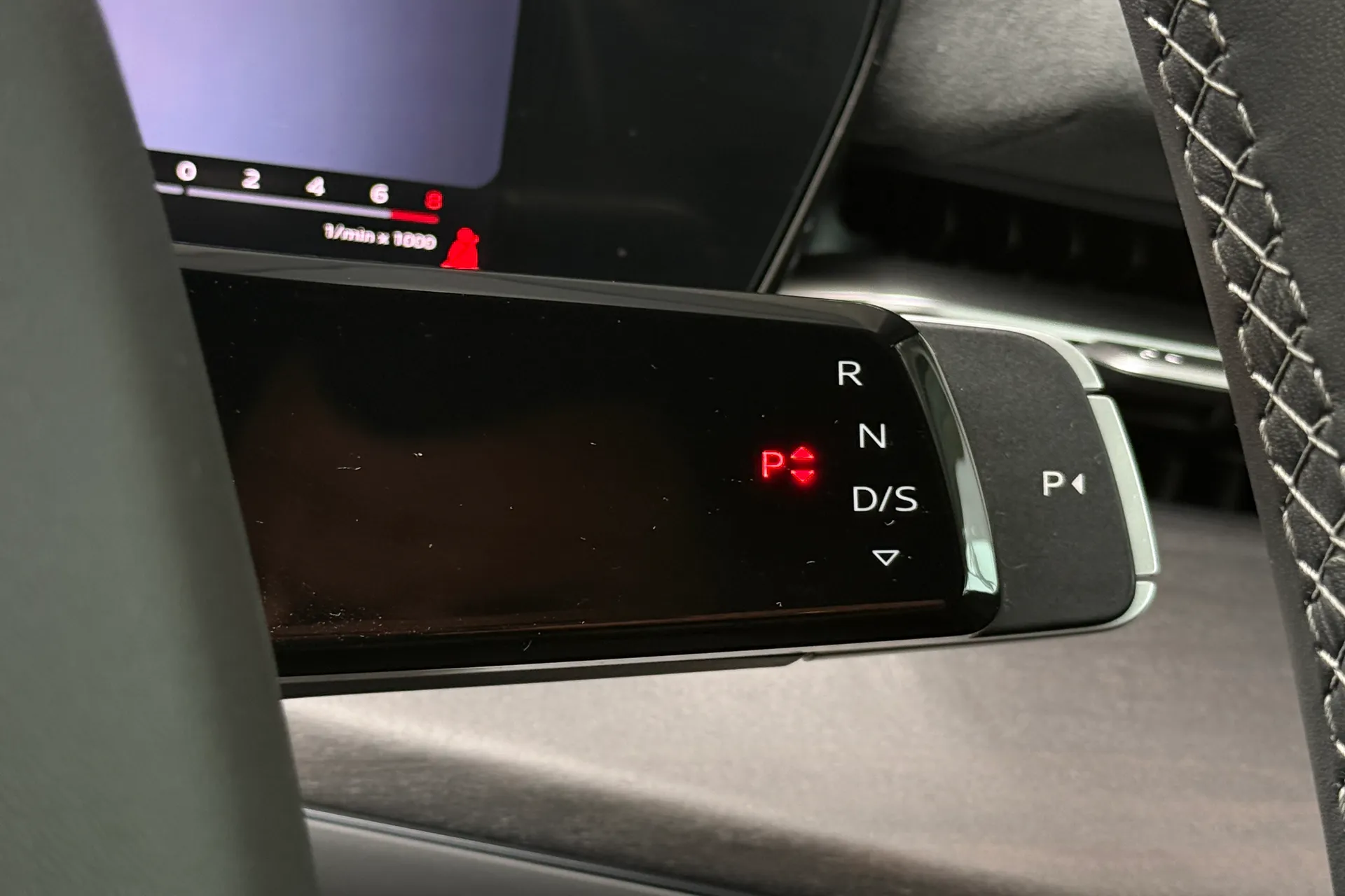 Audi Q3 thumbnail image number 9
