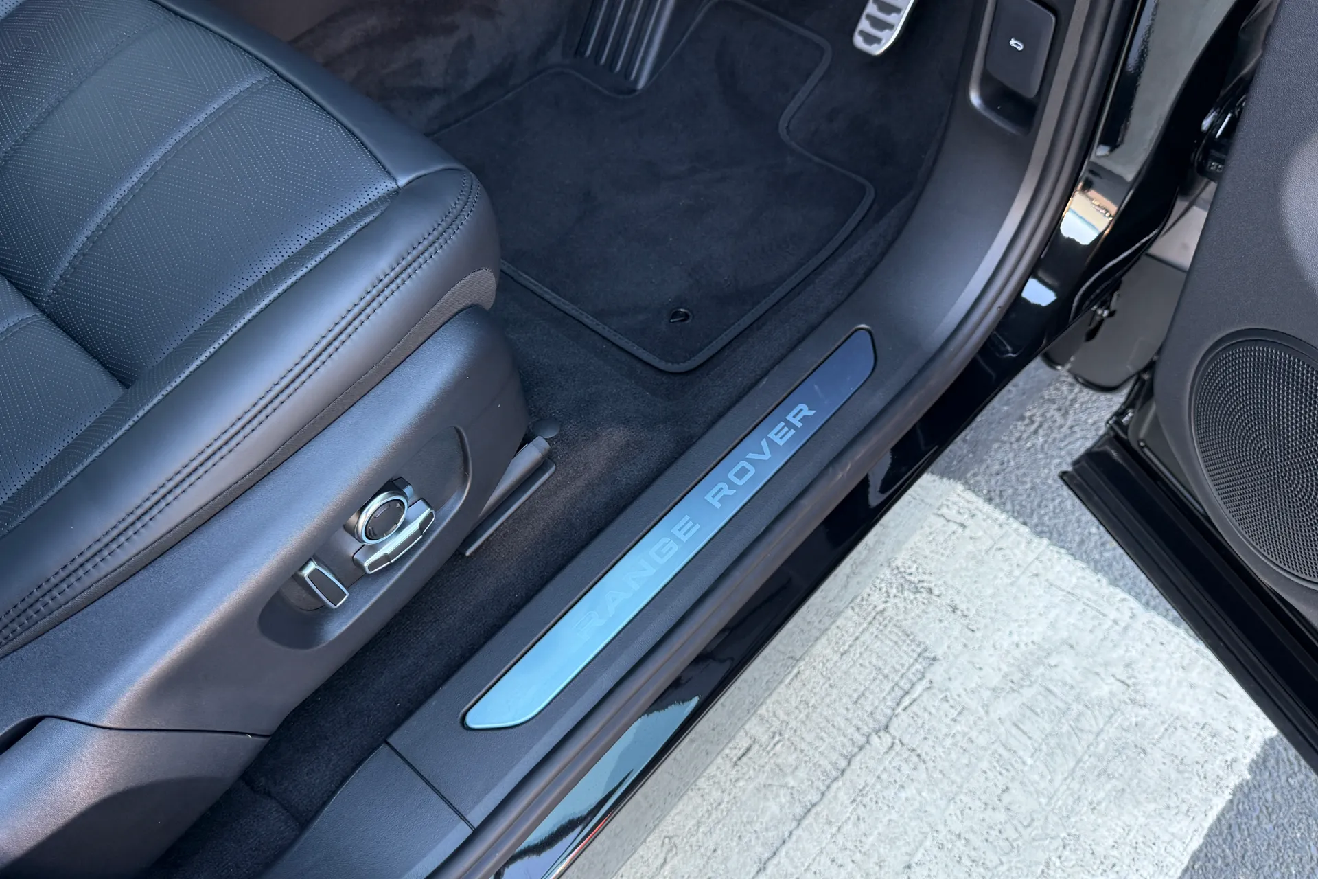 LAND ROVER RANGE ROVER EVOQUE thumbnail image number 25