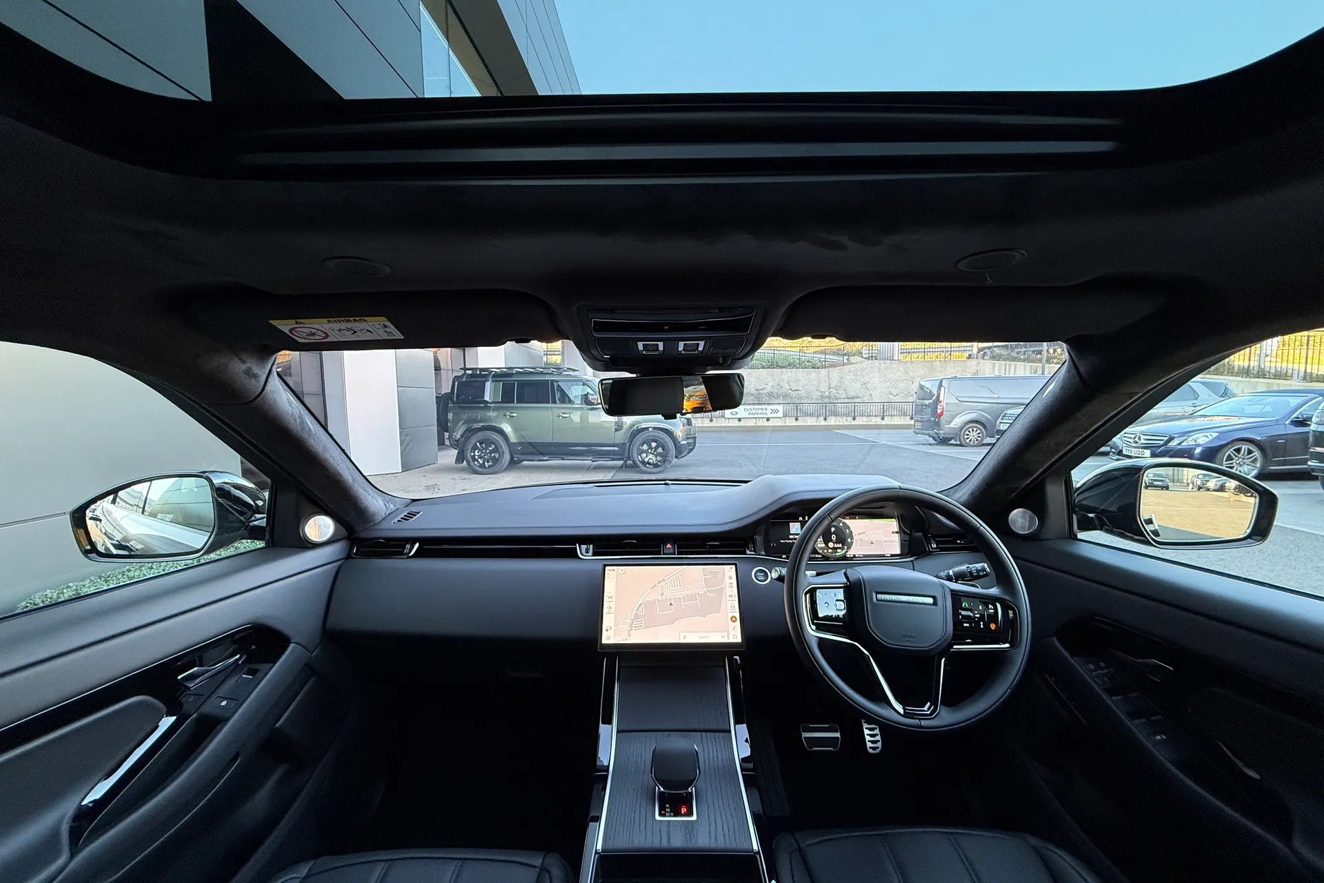 LAND ROVER RANGE ROVER EVOQUE thumbnail image number 3