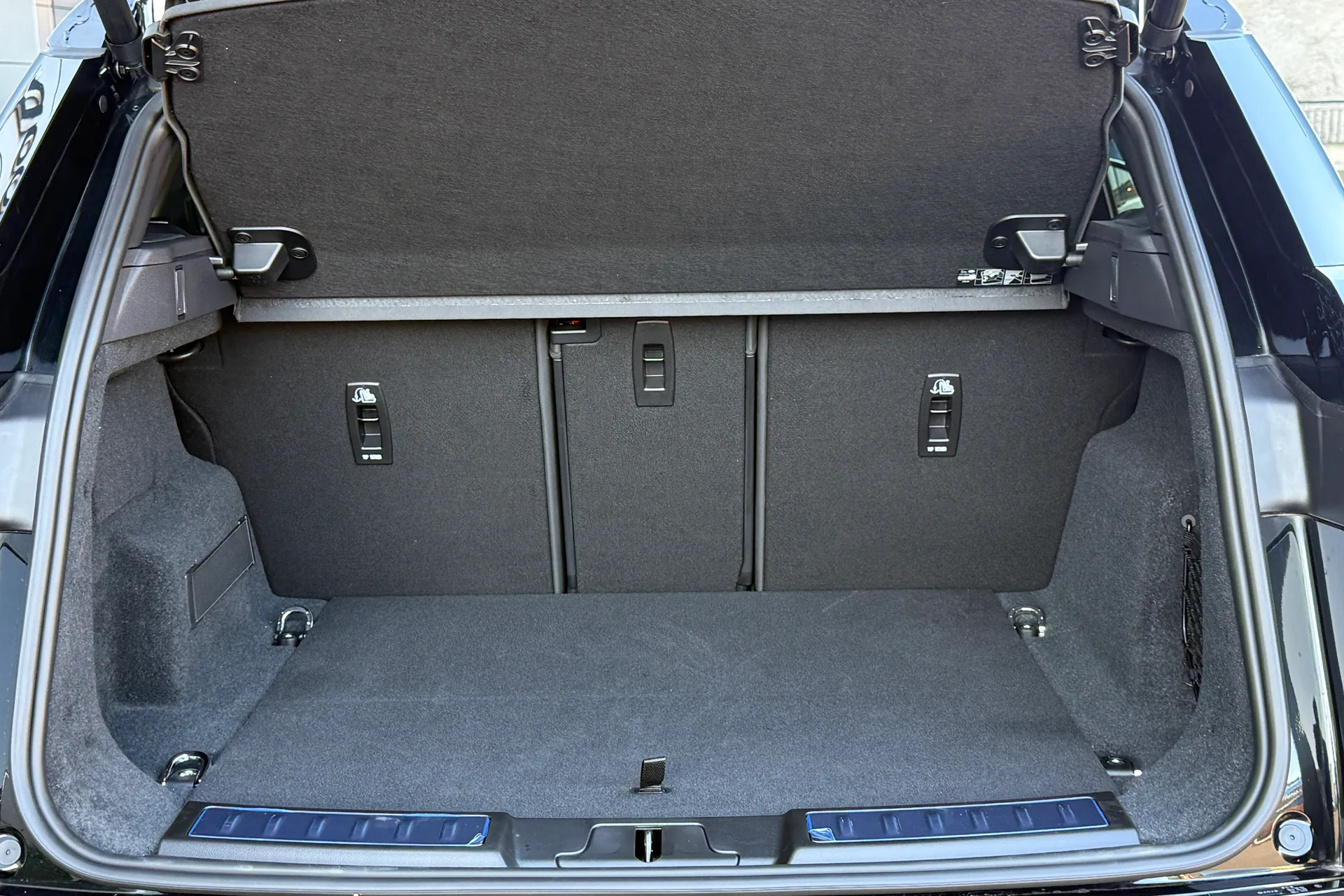 LAND ROVER RANGE ROVER EVOQUE thumbnail image number 33