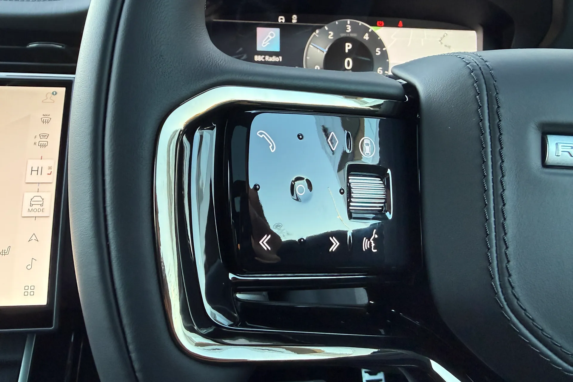 LAND ROVER RANGE ROVER EVOQUE thumbnail image number 40